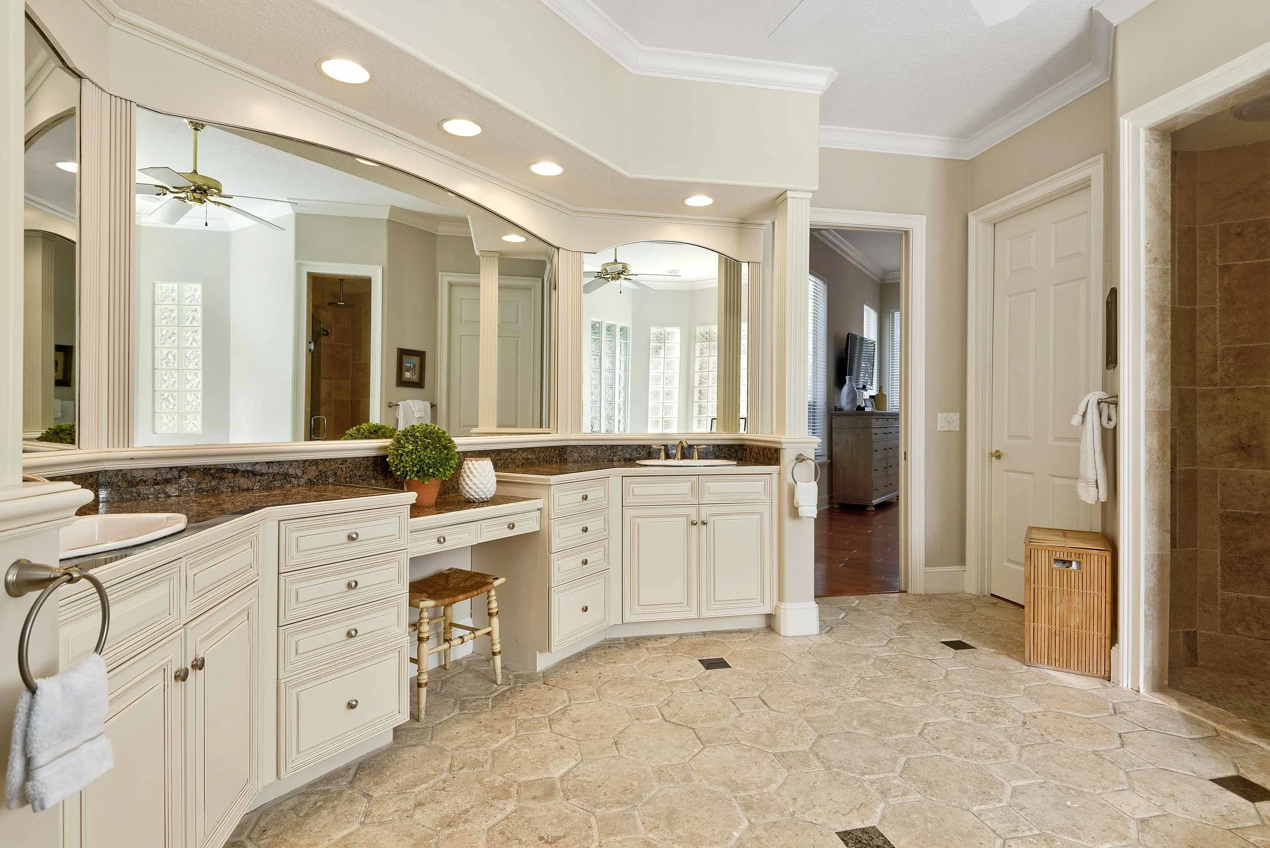 202ColonySpringsLn_019.jpg