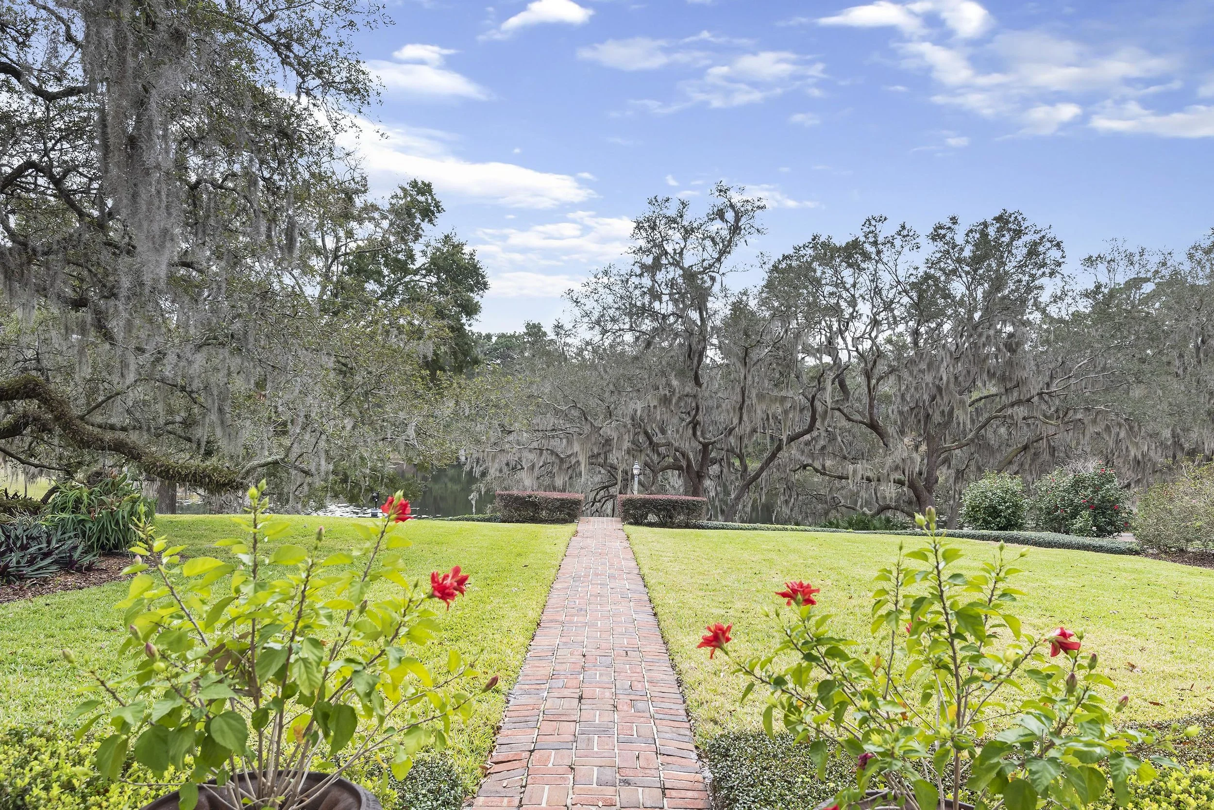 201CheltonCir_004.jpg