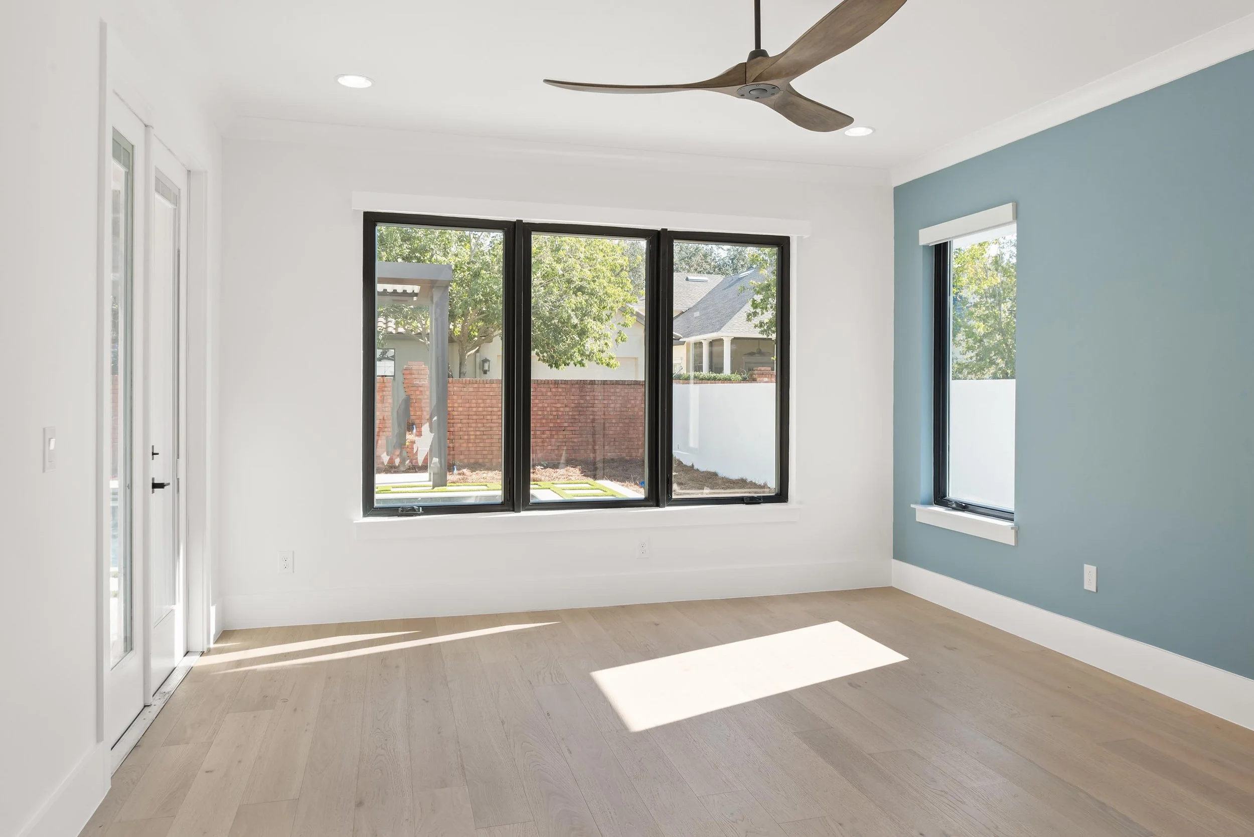 1146 Oaks Blvd (12).jpg
