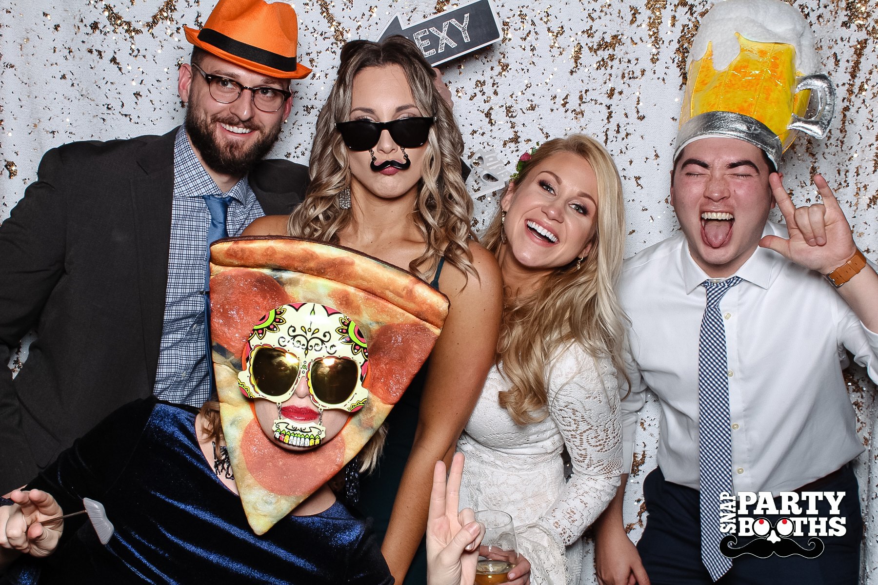 Snap-Party-Booth-Wedding-01.jpg