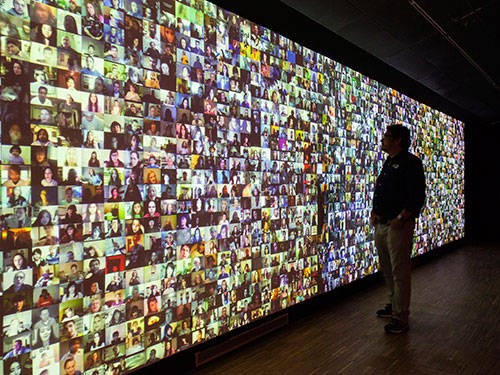  Vista de exposición de  Big Bang data  (Somerset House, 2015) 