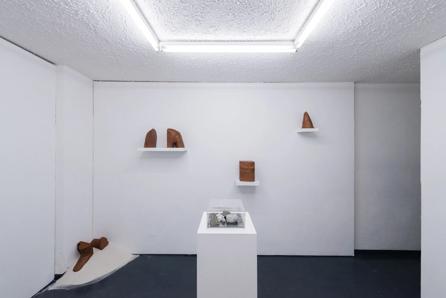 Vista de exposición de 'Prologue: Digital Cenotaphs' 