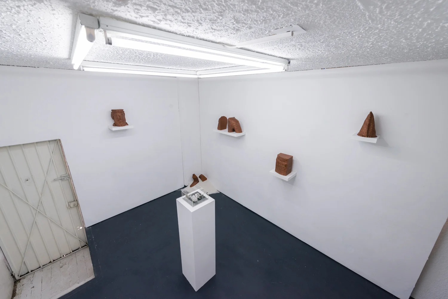  Vista de exposición de 'Prologue: Digital Cenotaphs' 