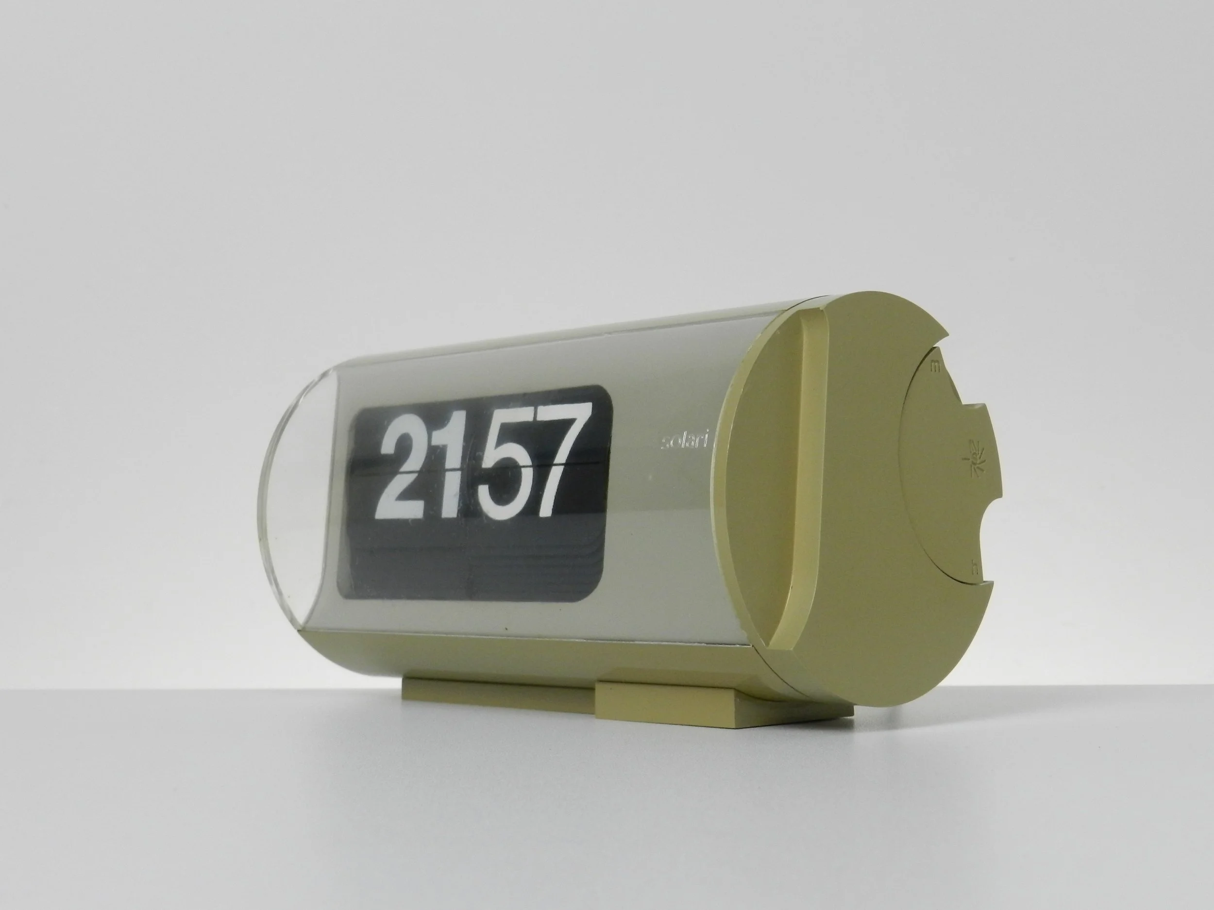 Space age “Cifra 3” flip clock by Solari.  Italy, 1960s.