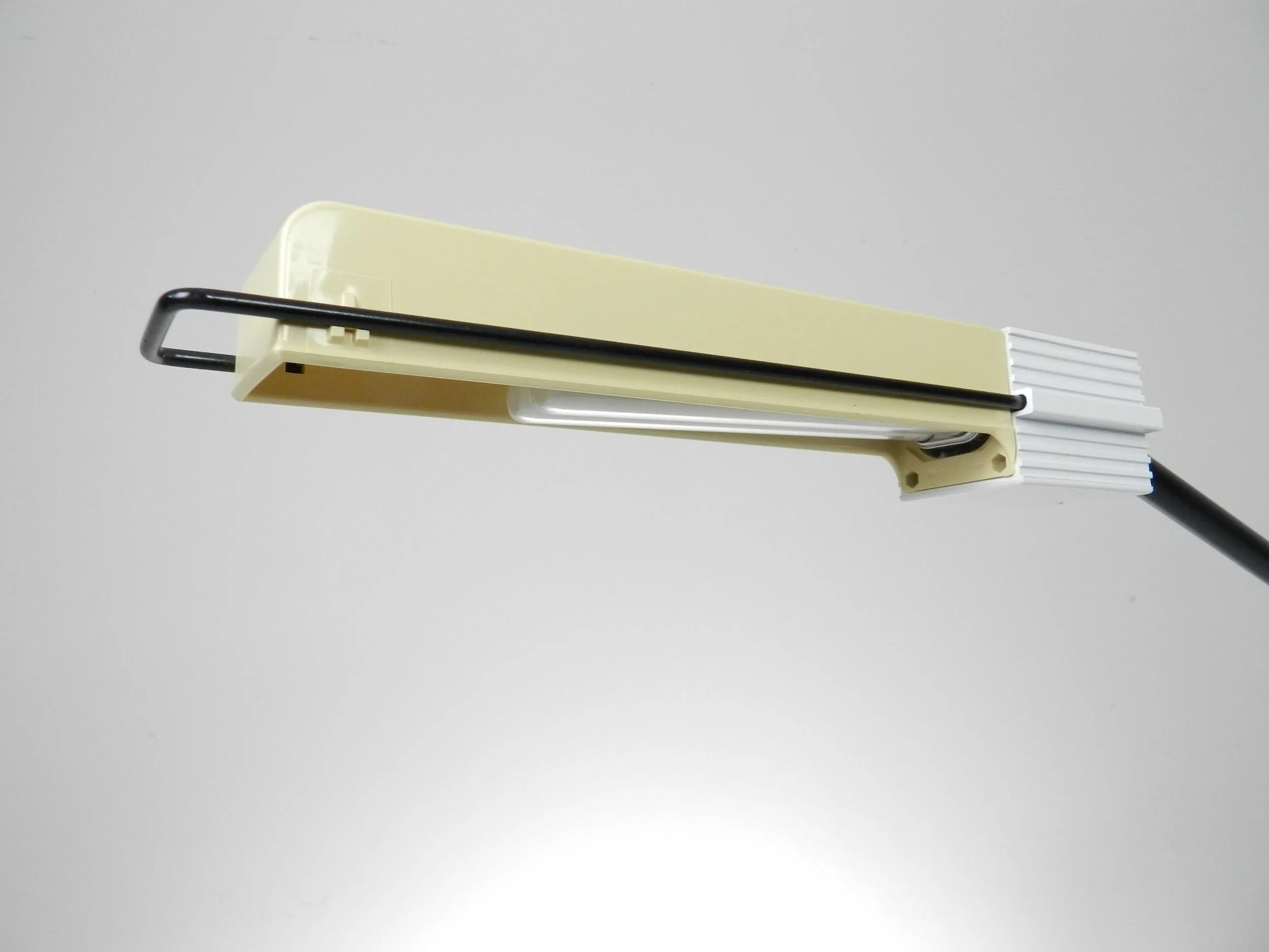 Post modern “Alistro Tavolo” desk lamp designed by Ernesto Gismonde for Artemide.  Italy, 1983.