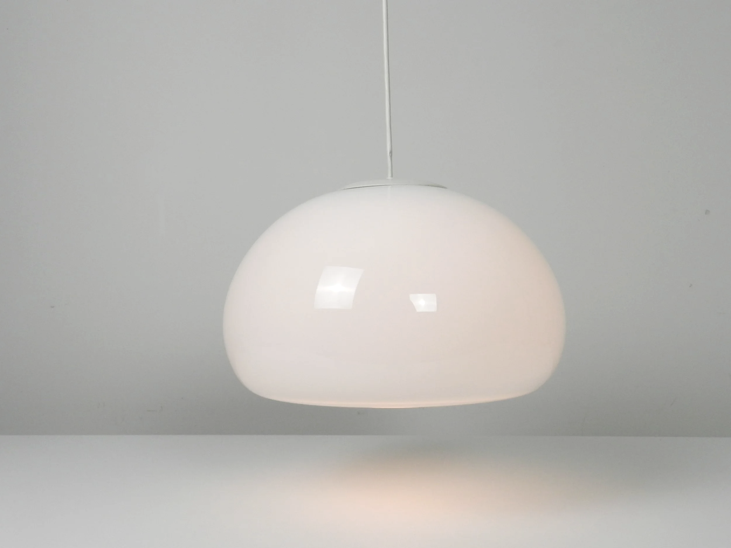 Glass “Sunset Mellem” pendant lamp designed by Per Lutken for Holmegaard.  Denmark, 1980s.