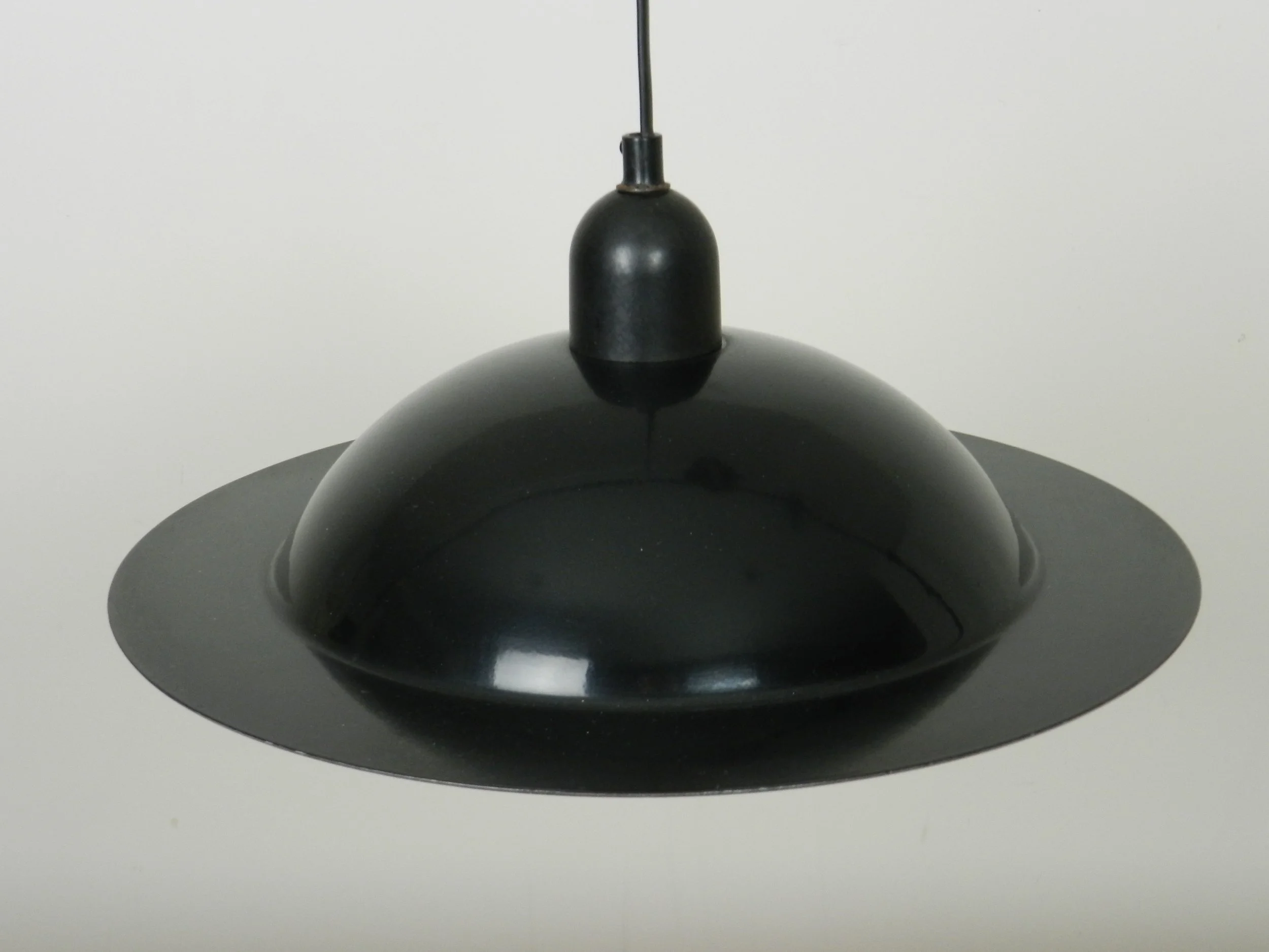 Enameled Lampiatta metal pendant lamp designed by Jonathan de Pas, Donato d’Urbino and Paolo Lomazzi for Stilnovo.  Italy, 1970s.