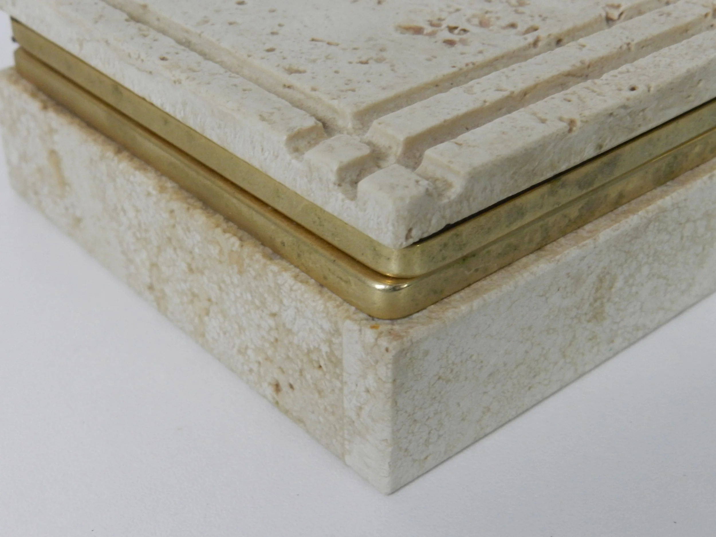Pair of travertine boxes in the style of Fratelli Mannelli.  Italy, 1970s.