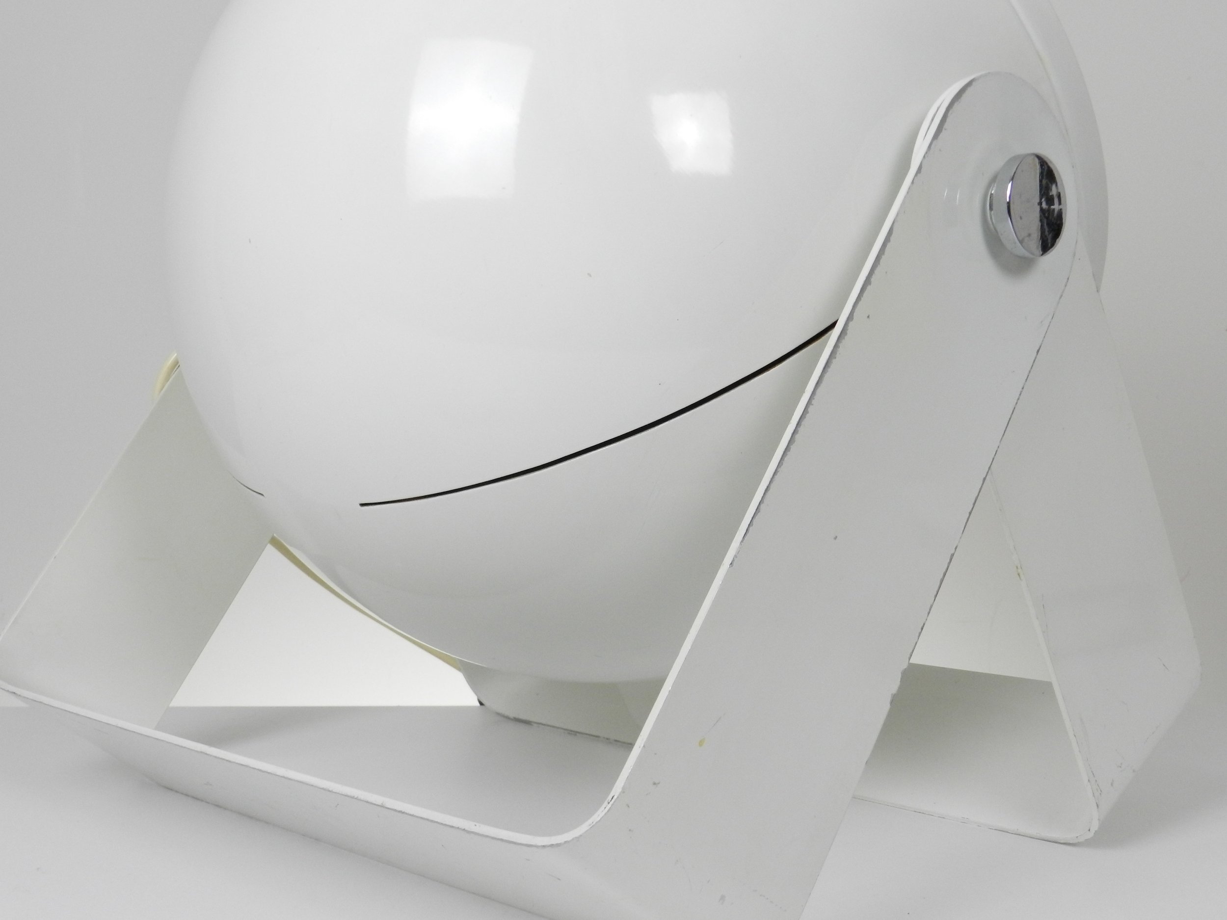 Rare large scale space age lamp by Targetti Sankey. Enameled metal and glass.  Italy, 1970s.