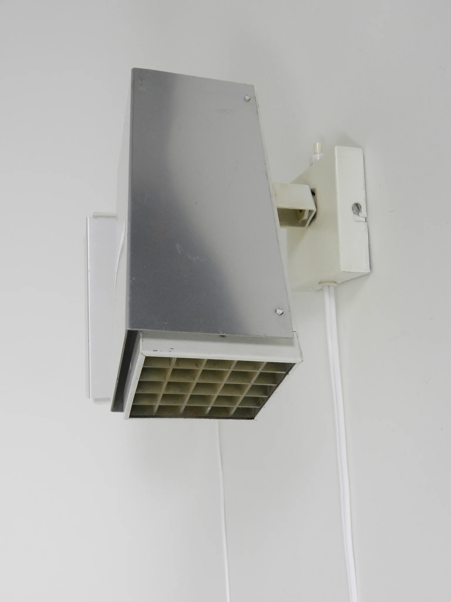 Pair of wall lamp in aluminum and painted metal with plastic waffle diffussers.  Designed by Preben Dal  Denmark, 1960s.