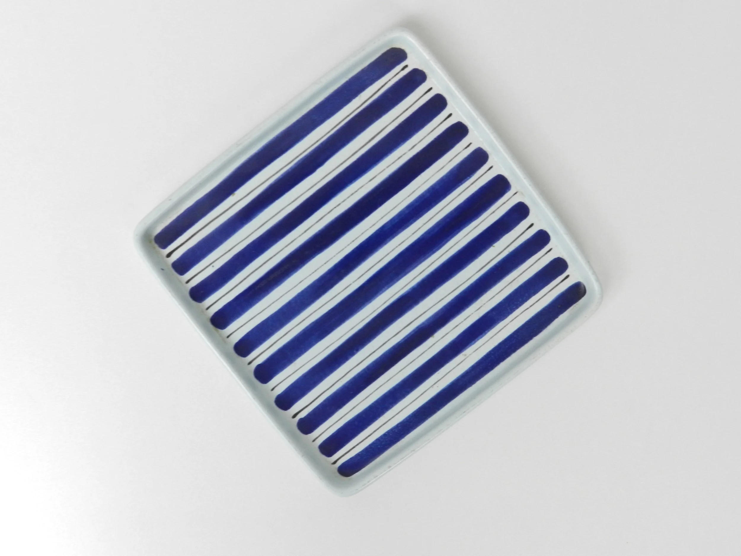Ceramic faience dish designed Stig Lindberg for Gustavsberg.  Sweden, 1950s.