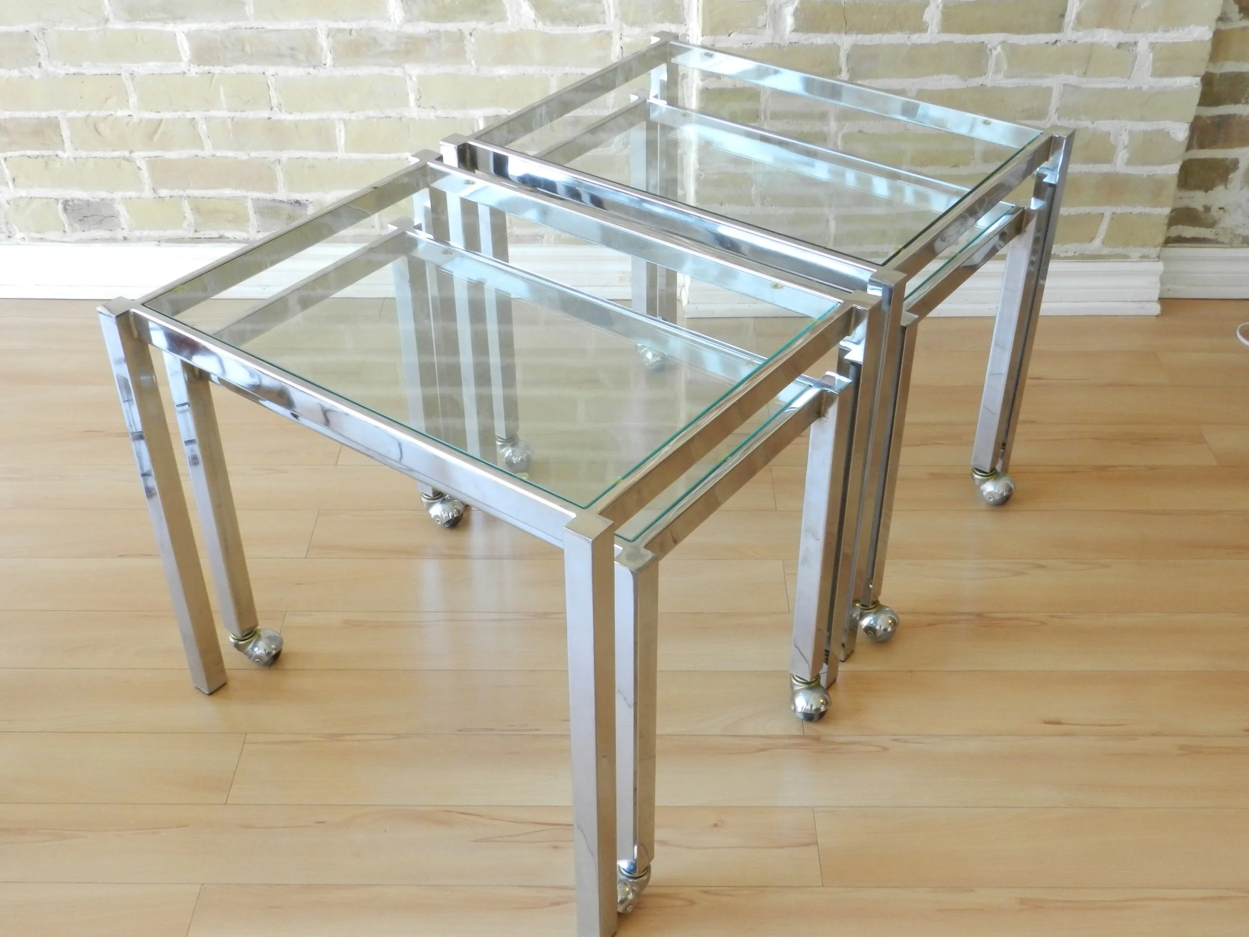 Chrome Nesting Tables — zig zag
