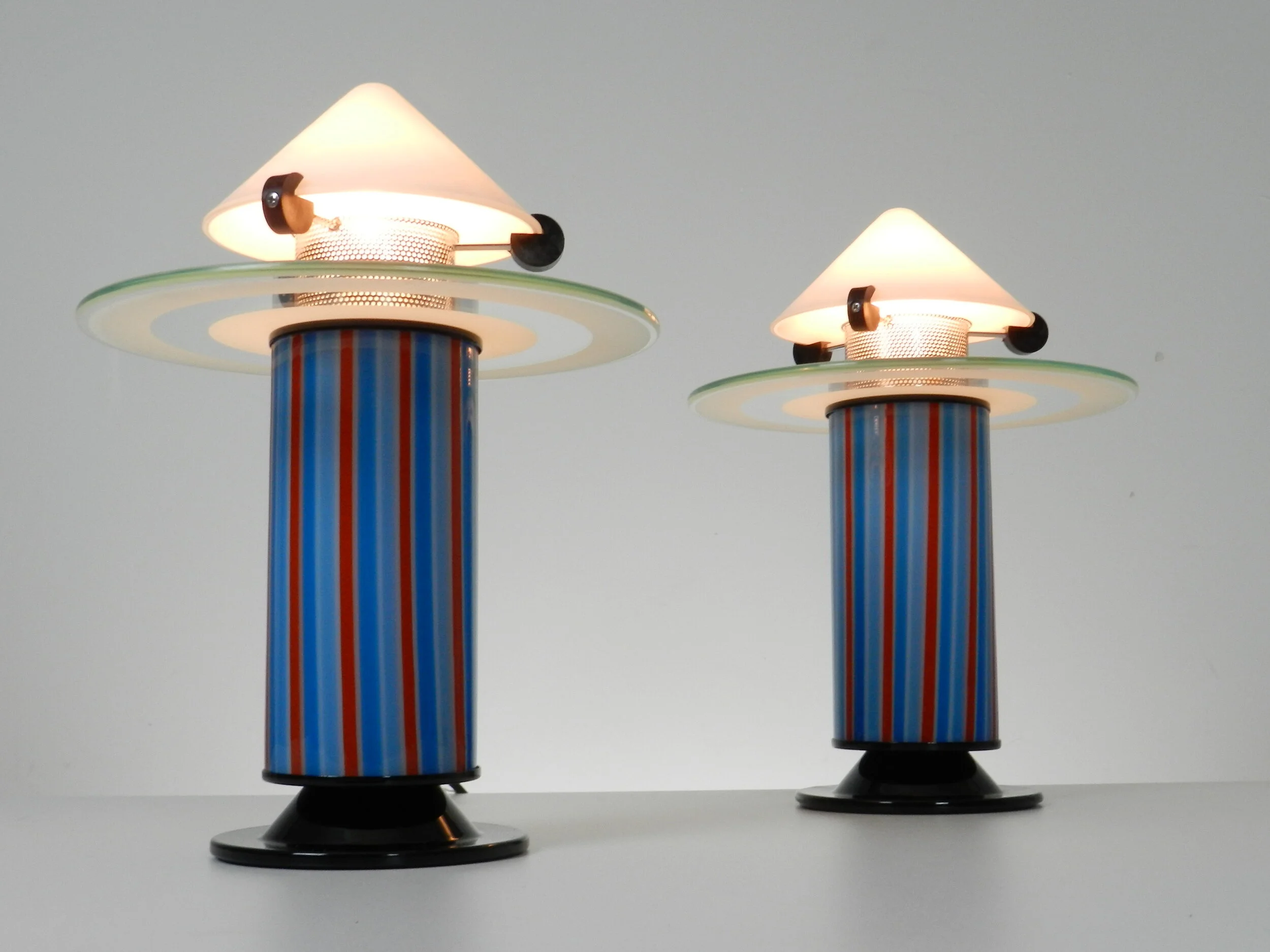 Pair of post modern Murano glass lamps by Illuminazione de Inteni.  Italy, 1980s.