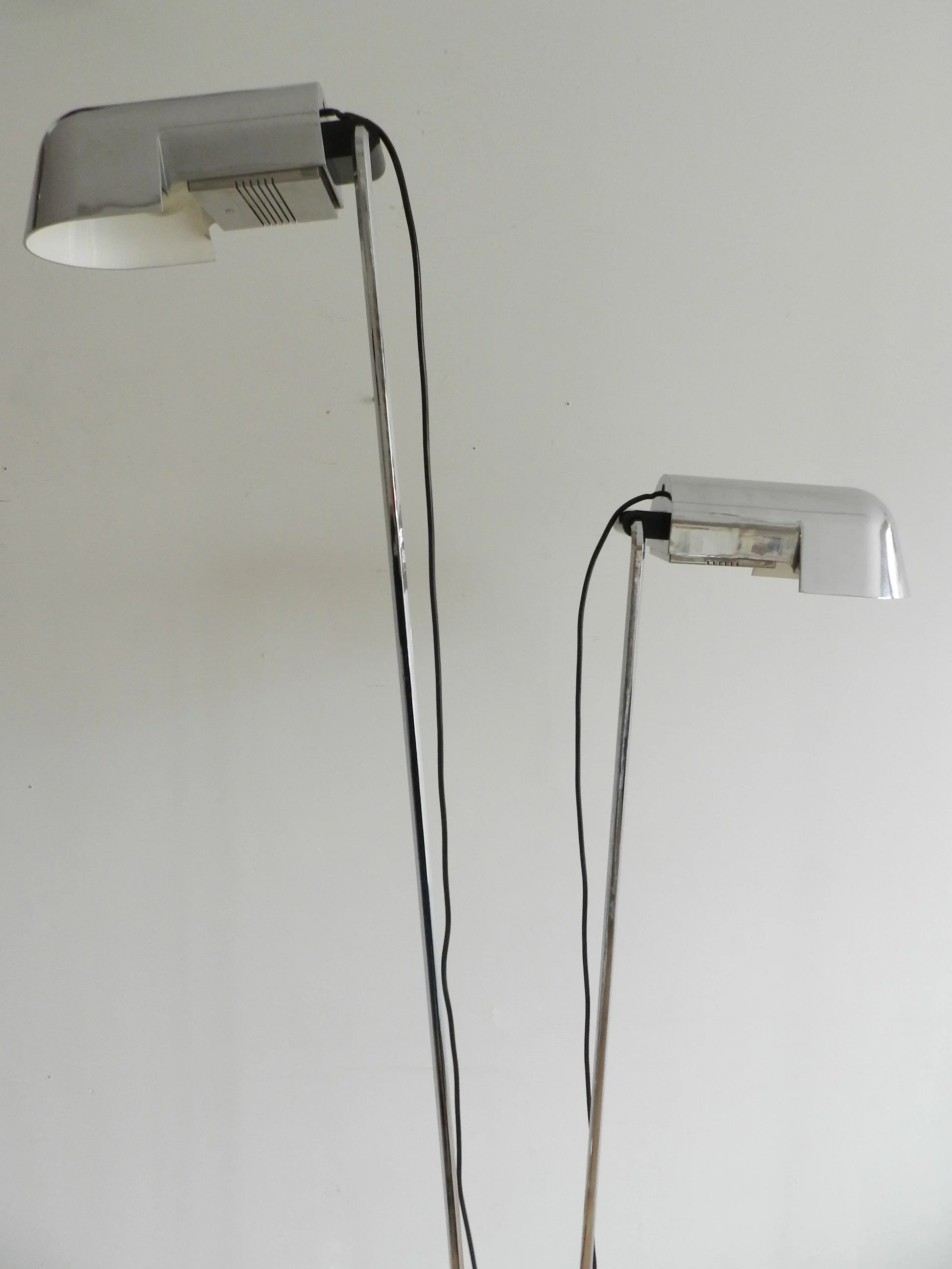 Chrome “Pala” floor lamp designed by Danilo and Corrado Aroldi for Luci Illuminazione.  Italy, 1970s.