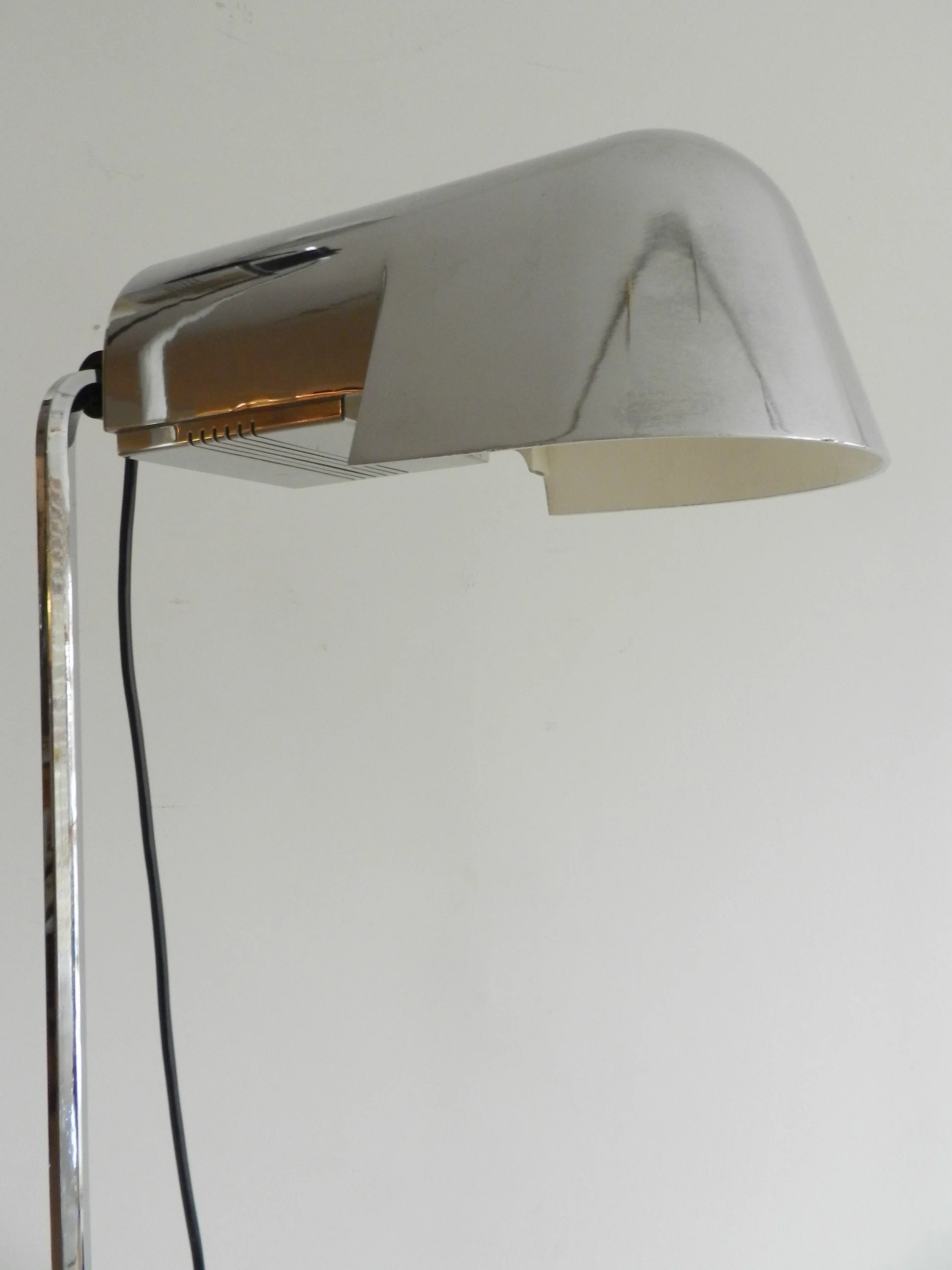 Chrome “Pala” floor lamp designed by Danilo and Corrado Aroldi for Luci Illuminazione.  Italy, 1970s.
