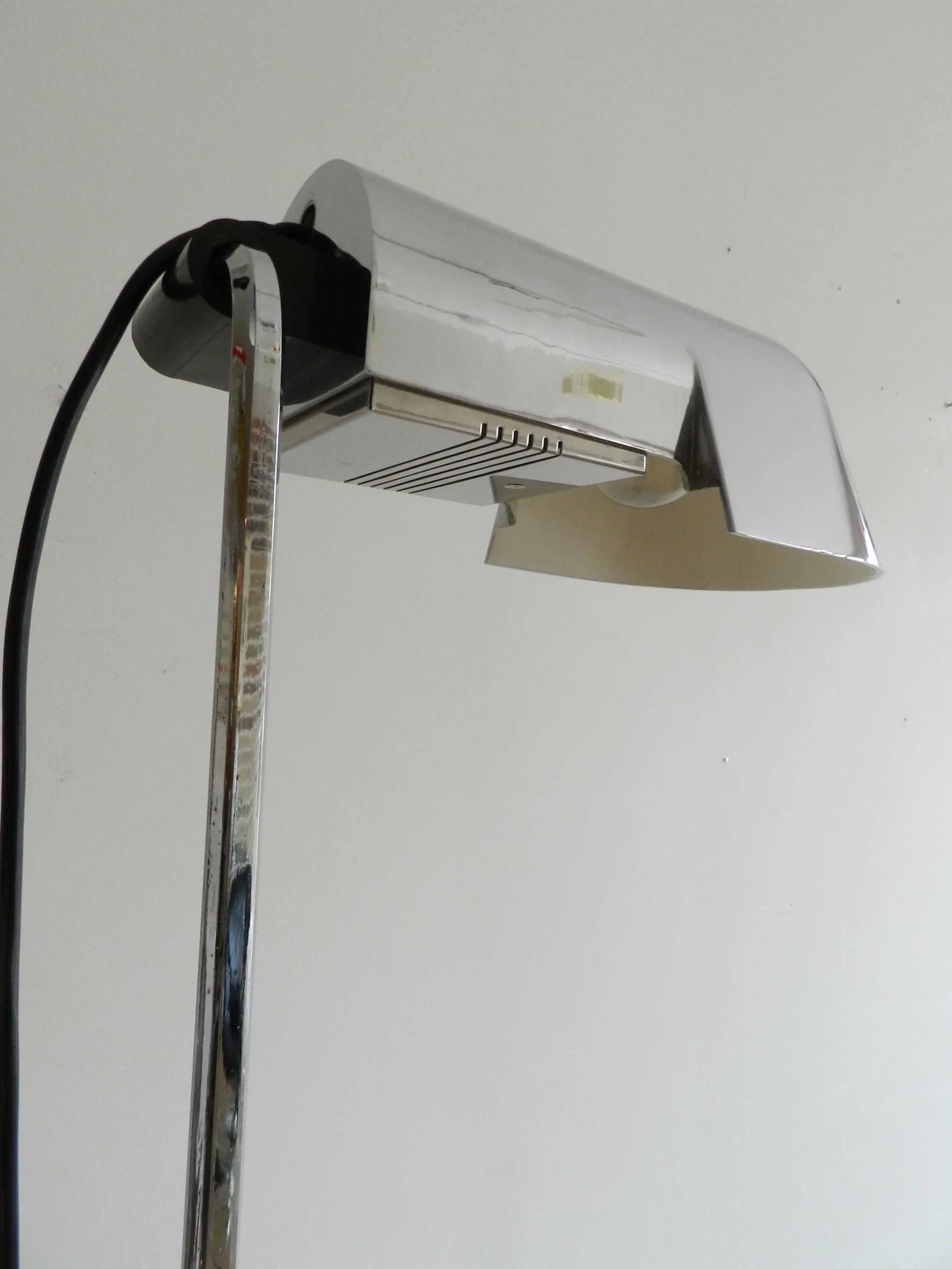 Chrome “Pala” floor lamp designed by Danilo and Corrado Aroldi for Luci Illuminazione.  Italy, 1970s.