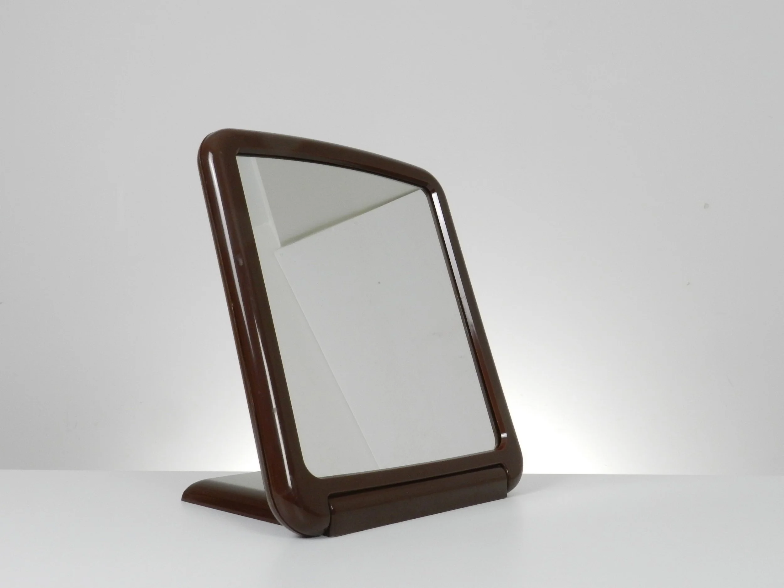 Space age plastic table top mirror by Finnmirror. Can also be hung on