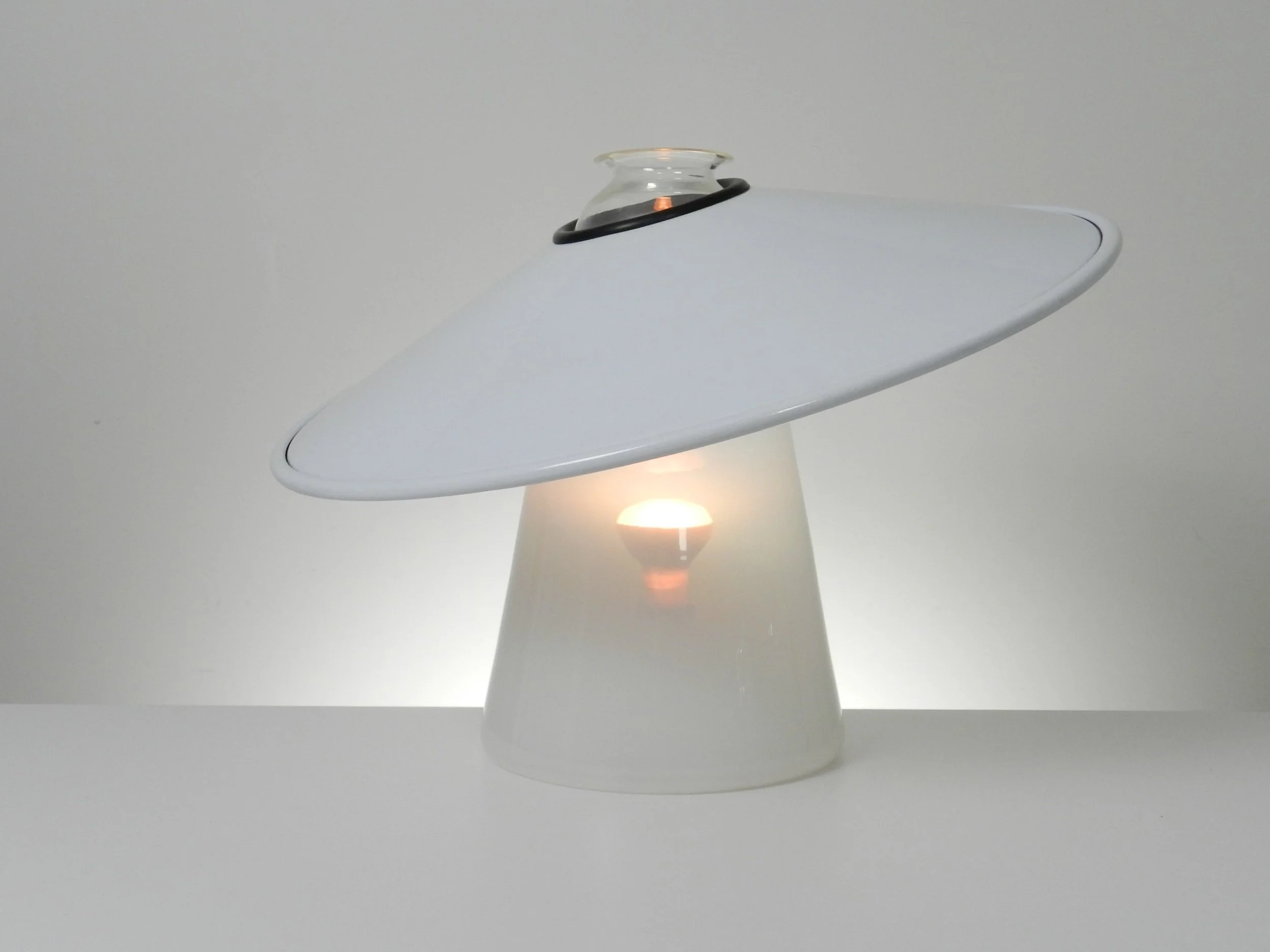 Stilnovo “Alfiere” lamp designed by De Pas, D’urbino and Lomazzi in Murano glass and enameled metal.  Italy, 1970s.