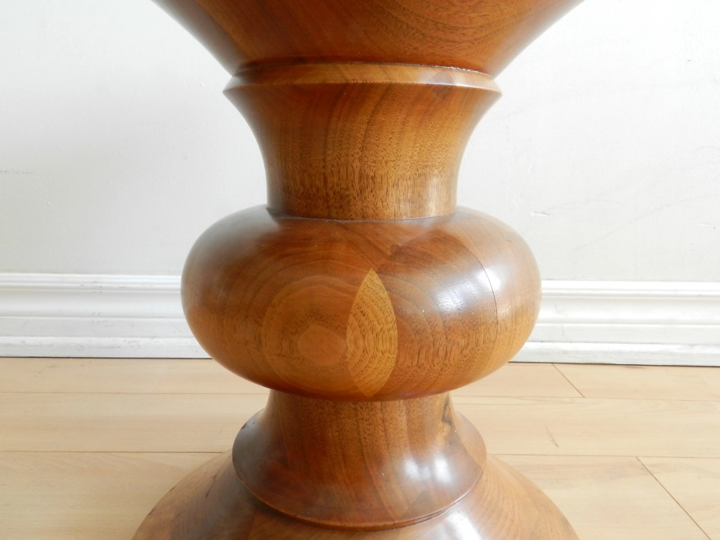 Vintage walnut Time Life stool designed by Charles Eames for Herman Miller.  USA, 1960s.