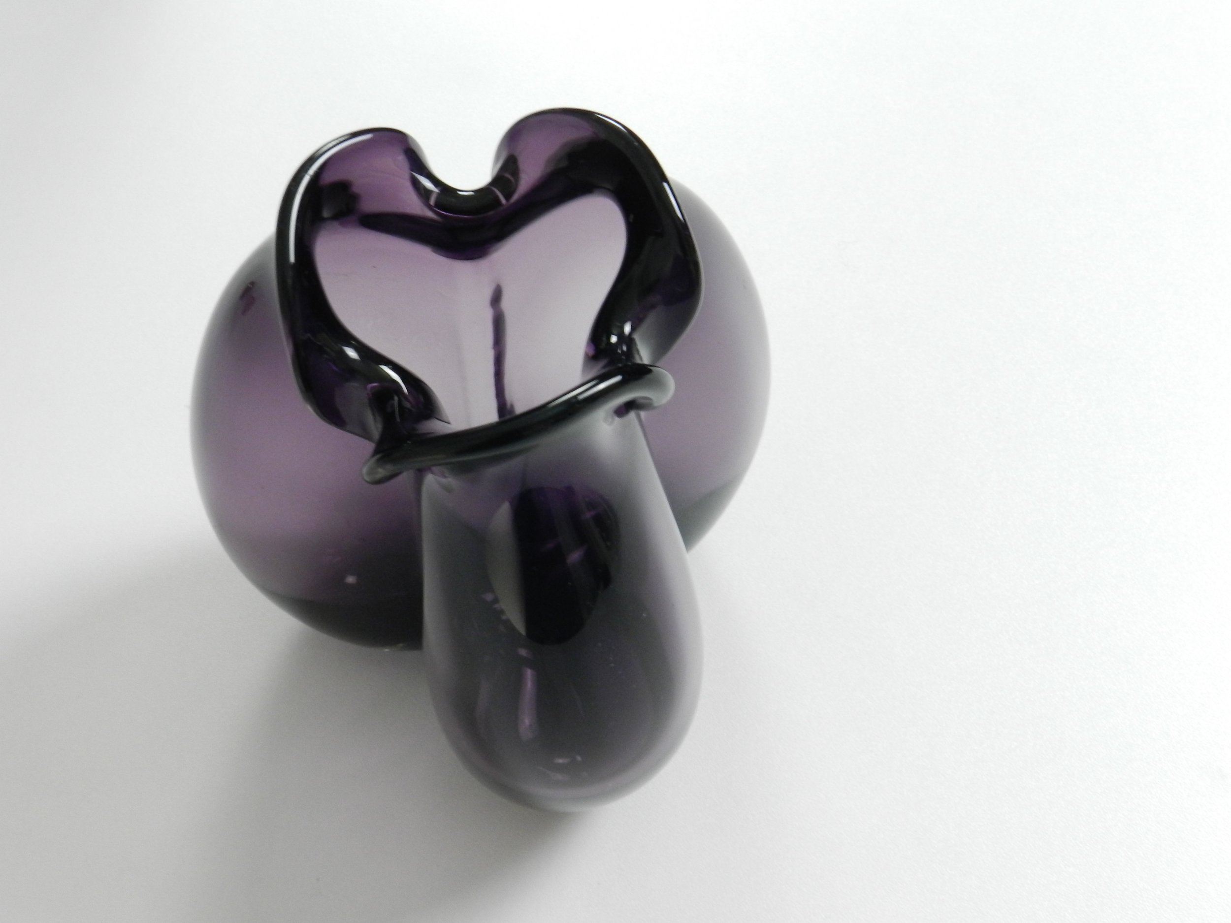 Treflojet glass vase designed by Per Lutken for Holmegaard. Signed and dated.  Denmark, 1955.