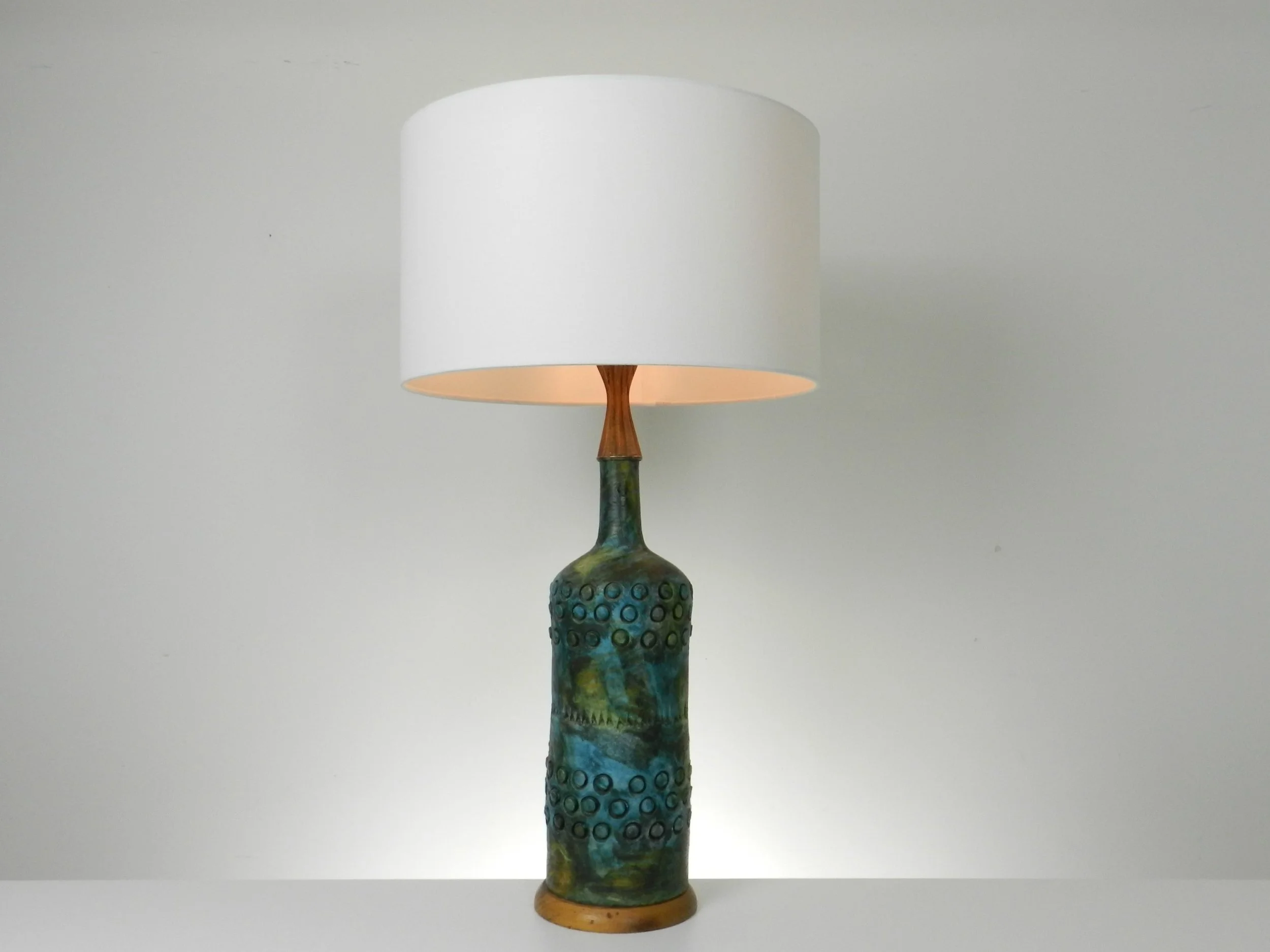 Ceramic Sea Garden lamp designed Alvino Bagni for Raymor.   Italy, 1960s.
