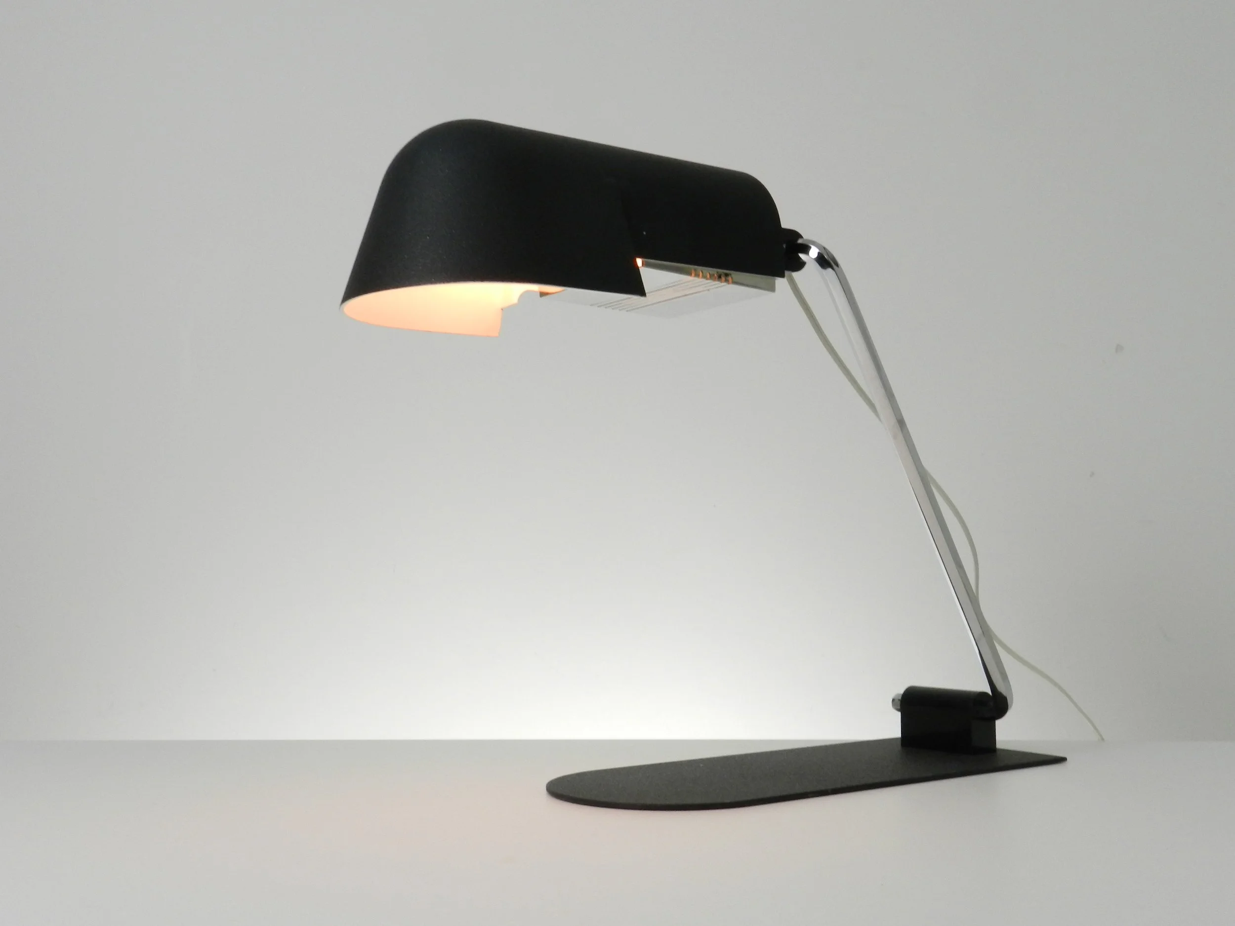 “Pala” desk lamp designed by Danilo and Corrado Aroldi for Luci Illuminazione.  Italy, 1970s.