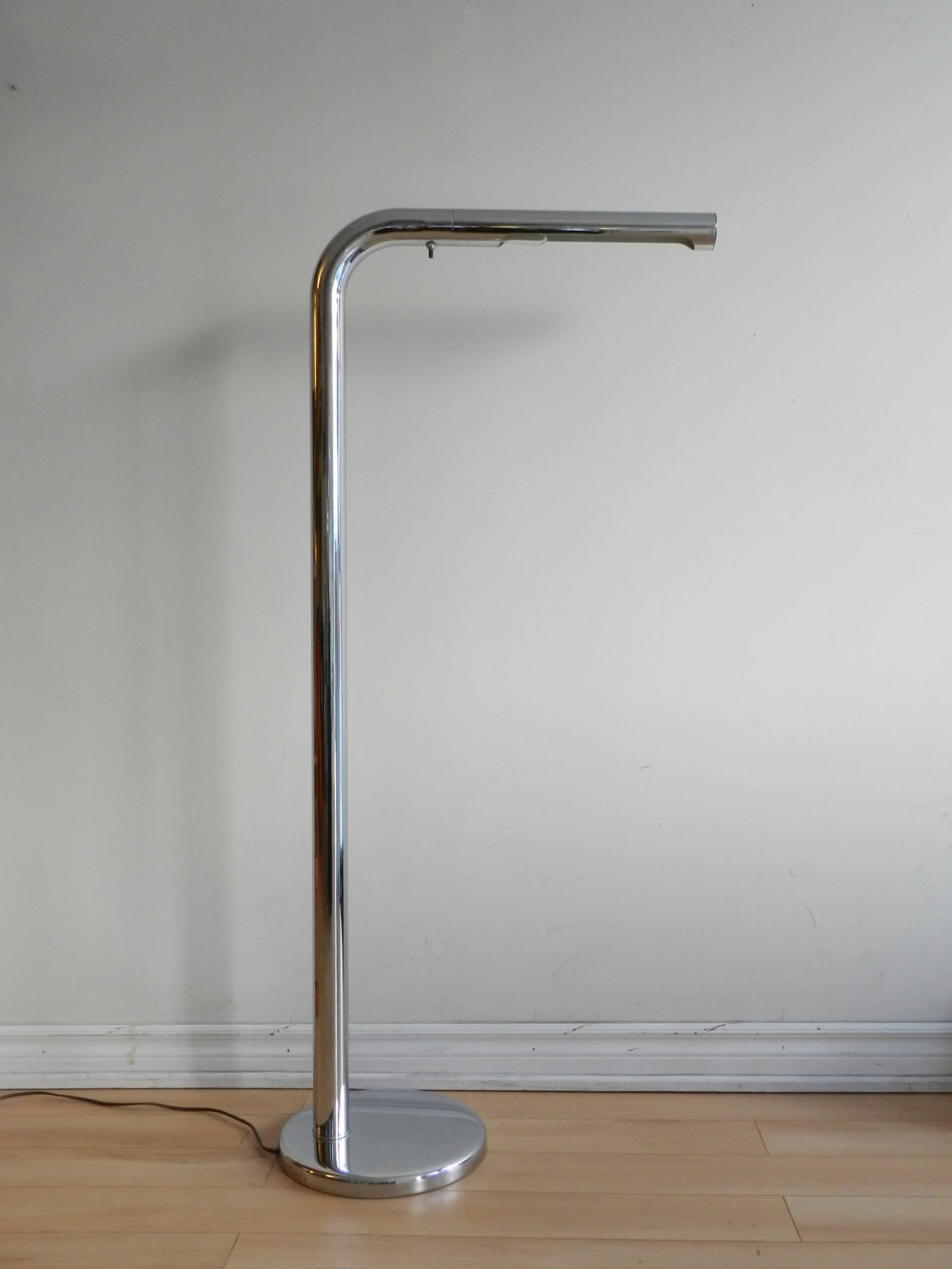 Modernist chrome floor lamp designed by Robert Sonneman.  USA, 1970s.