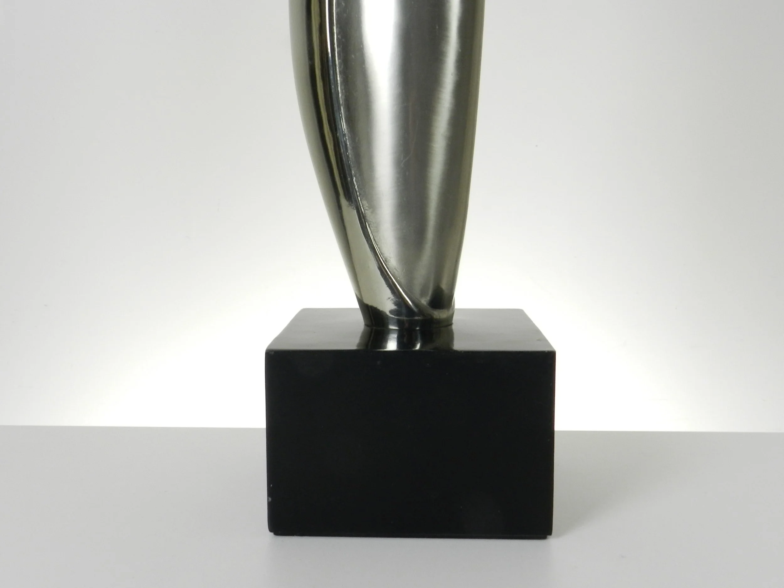Sculptural chrome lamp designed by Richard Barr for Laurel Lamp Company.   USA, 1960s.