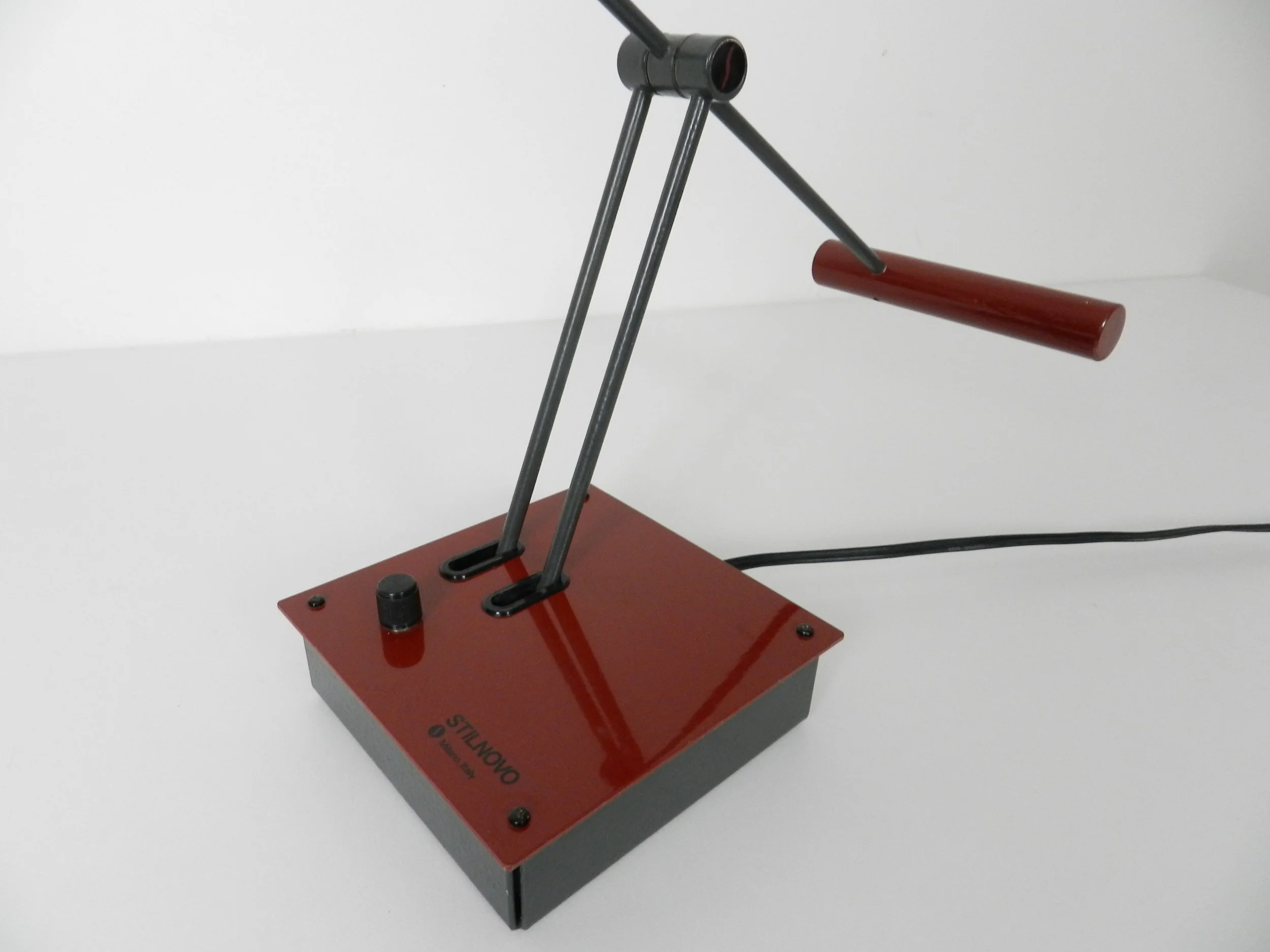 Post modern ‘Samurai’ adjustable desk lamp designed Shigeaki Asahara for Stilnovo.  Italy, 1980s.