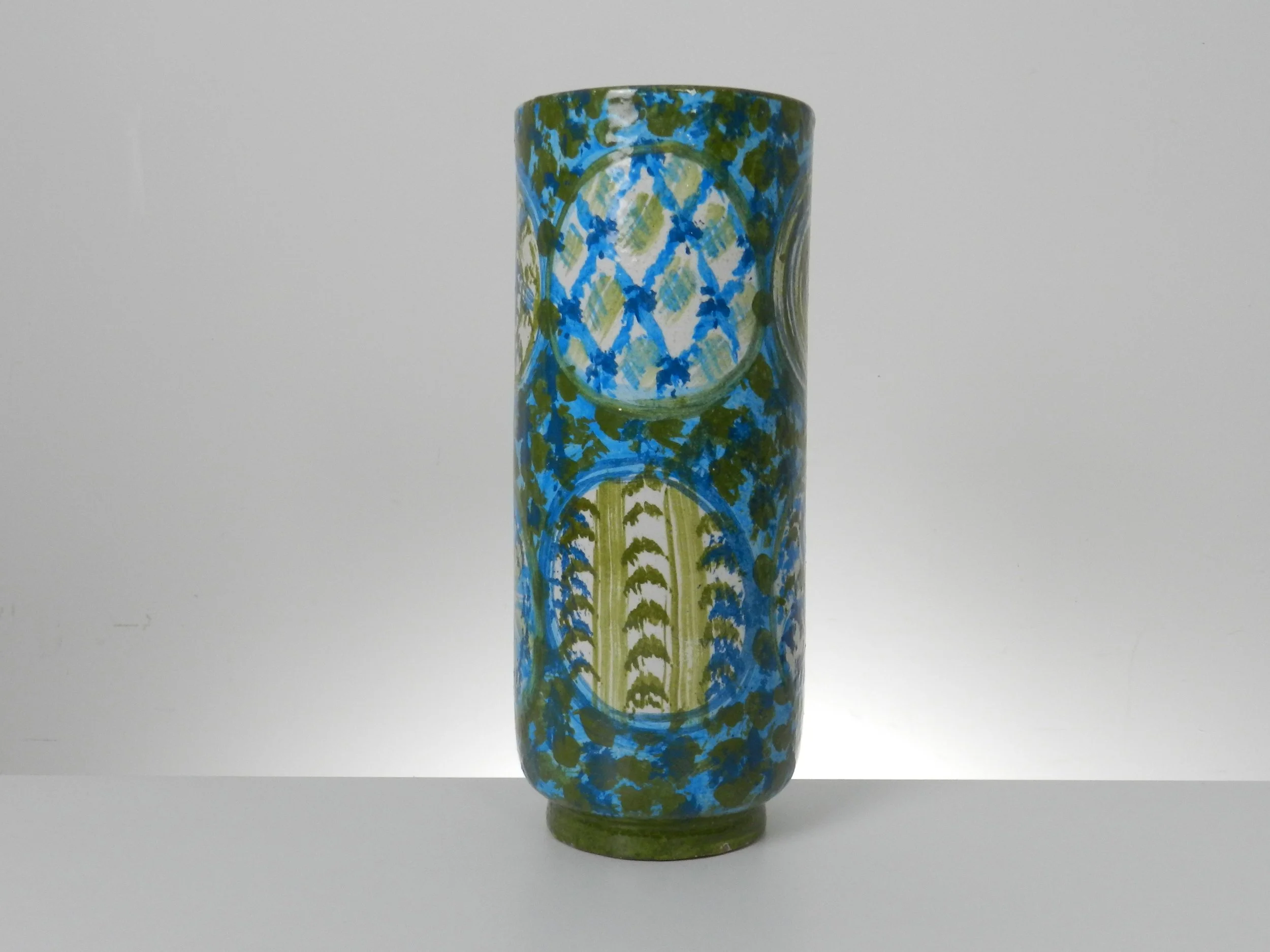 Hand decorated ceramic vase designed by Alvino Bagni for Raymor.  Italy, 1960s.