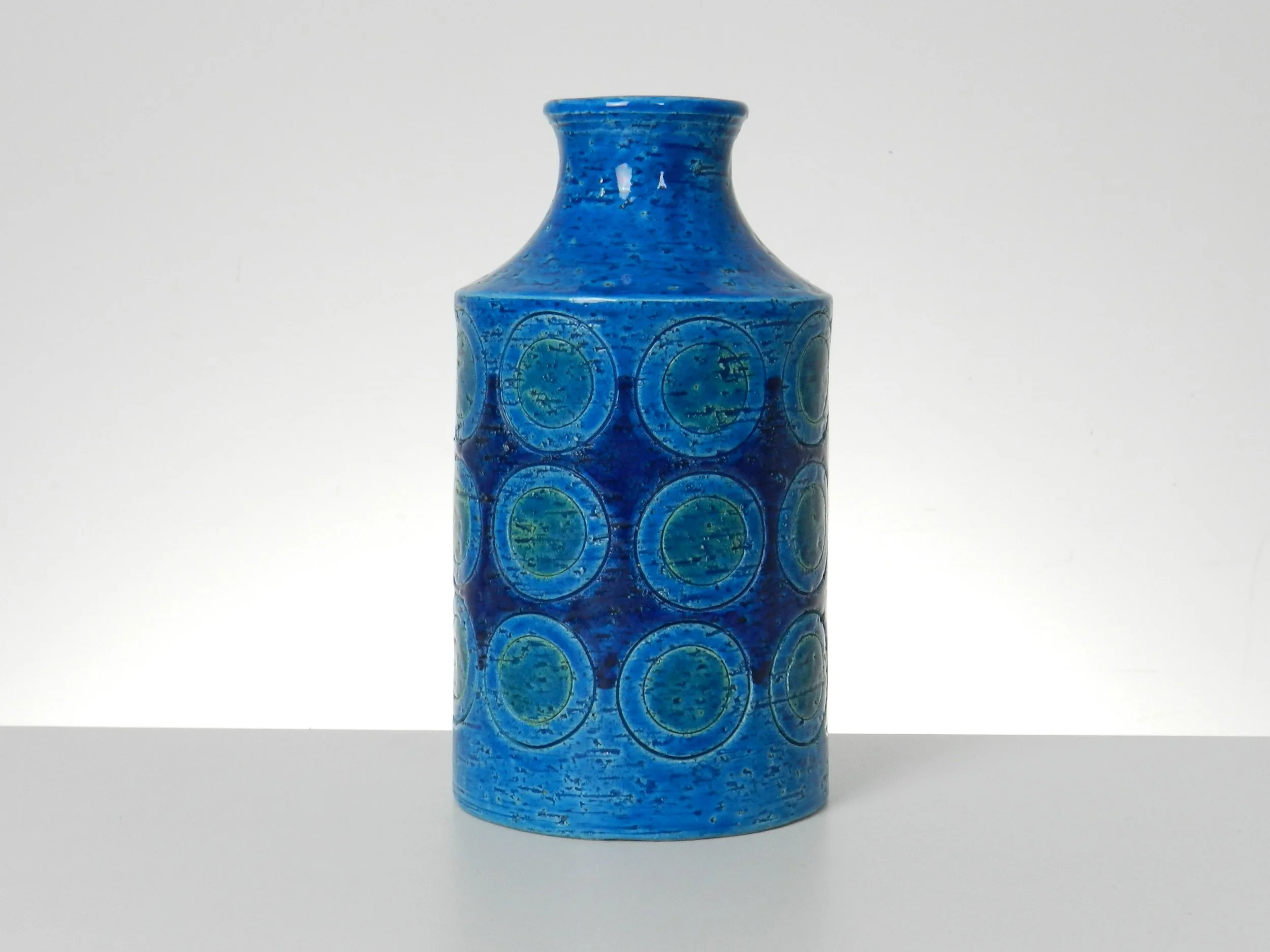 Mid century pottery vase designed by Aldo Londi for Bitossi.  Italy, 1960s.