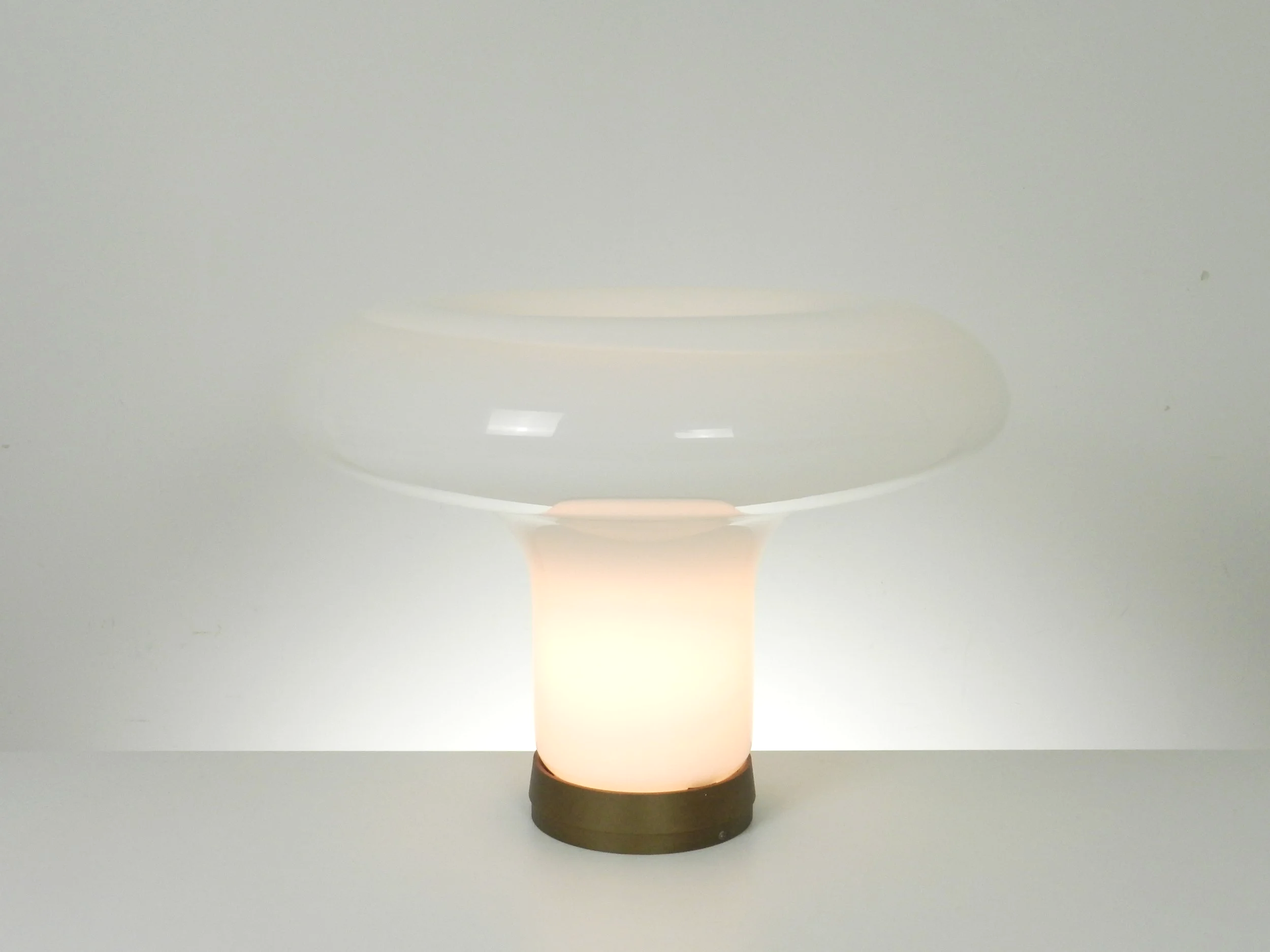 Lesbo lamp designed by Angelo Mangiarotto for Artemide. hand blown opal Murano glass on aluminum base.  Italy, design year 1967
