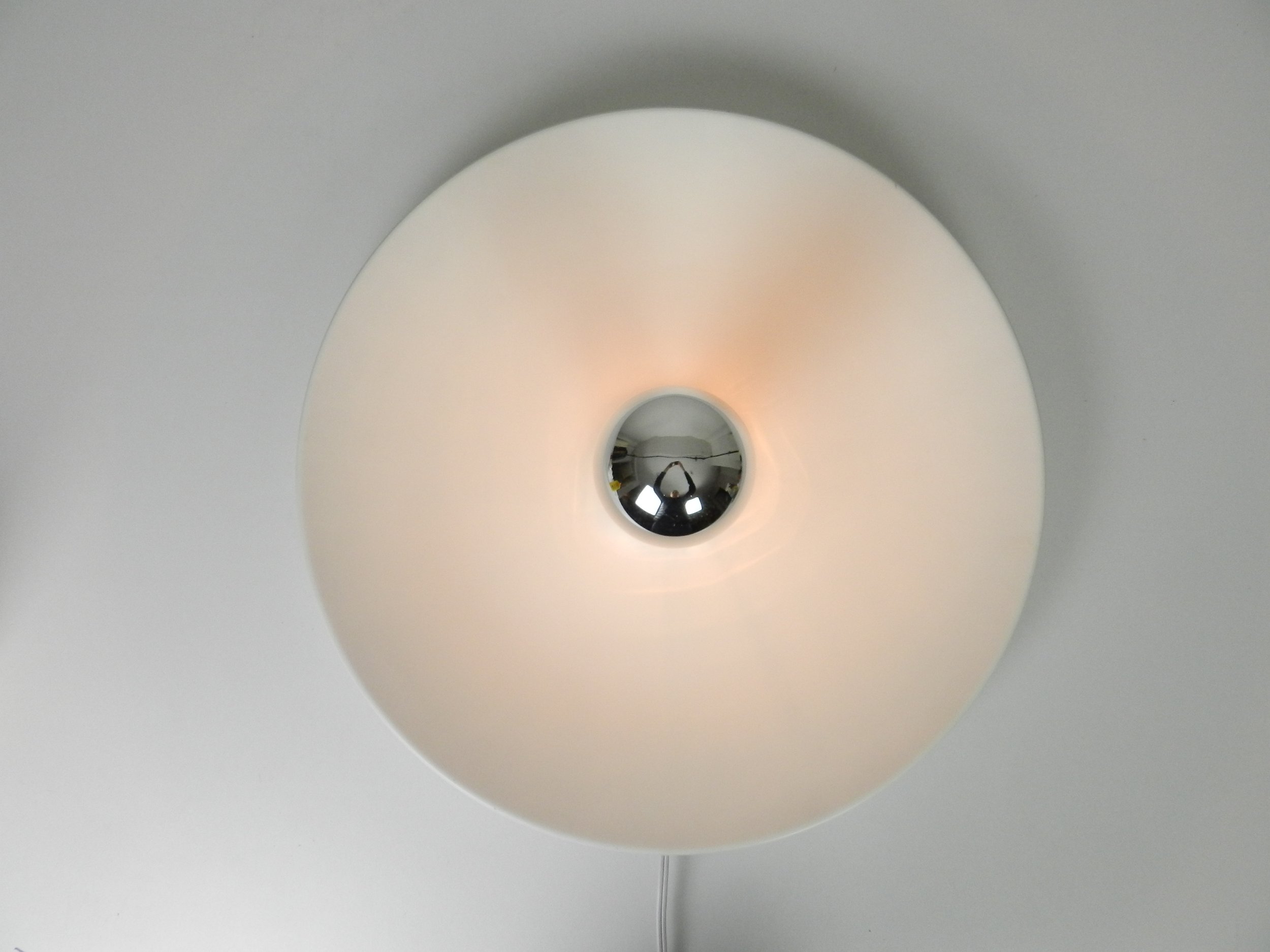 Large space age wall lamp in enameled aluminum for Honsel Leuchten.  Germany, 1970s.