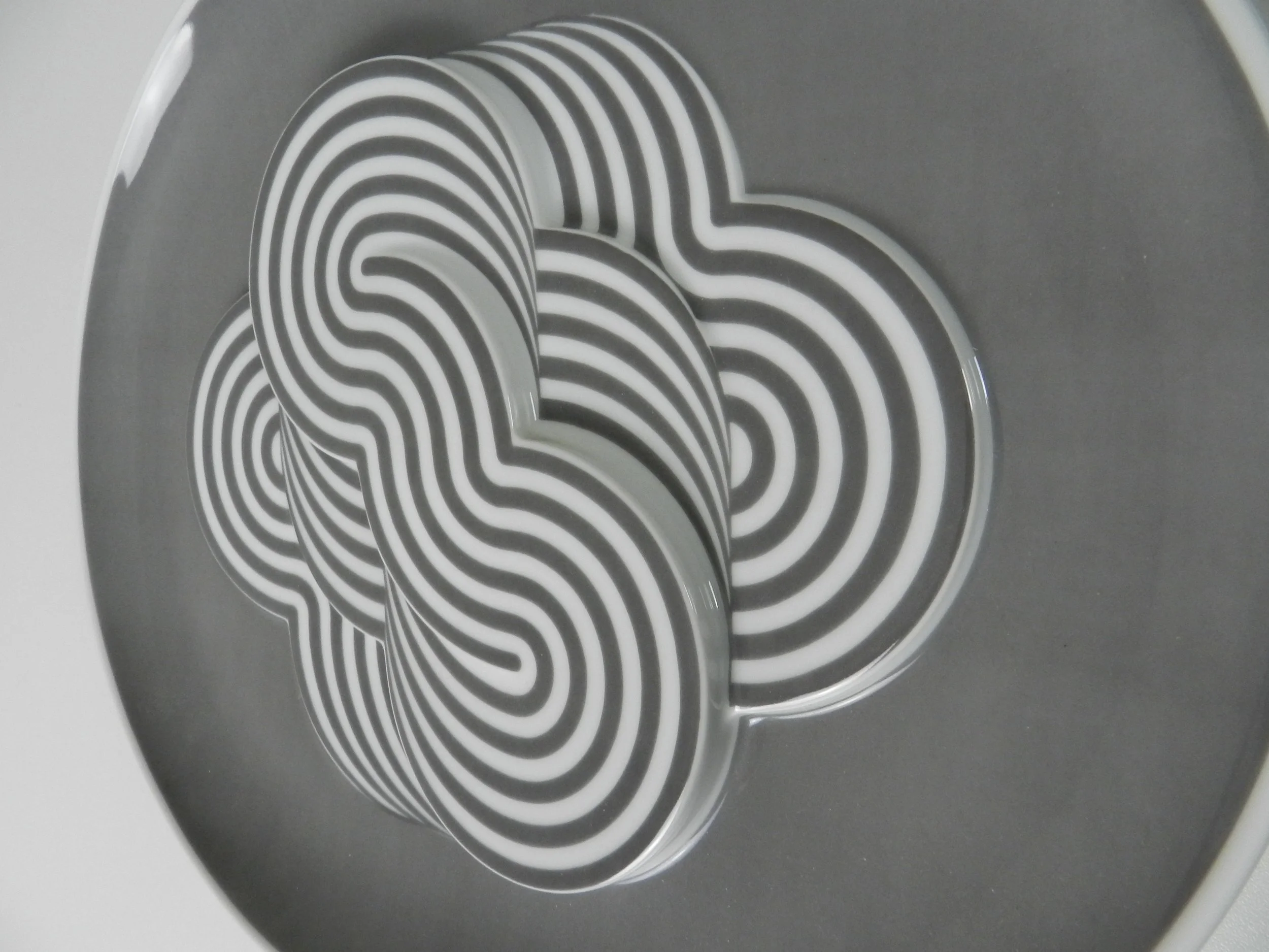 Porcelain wall plaque / plate designed Natale Sapone for Rosenthal. Limited edition 46/3000.  Germany, 1972.