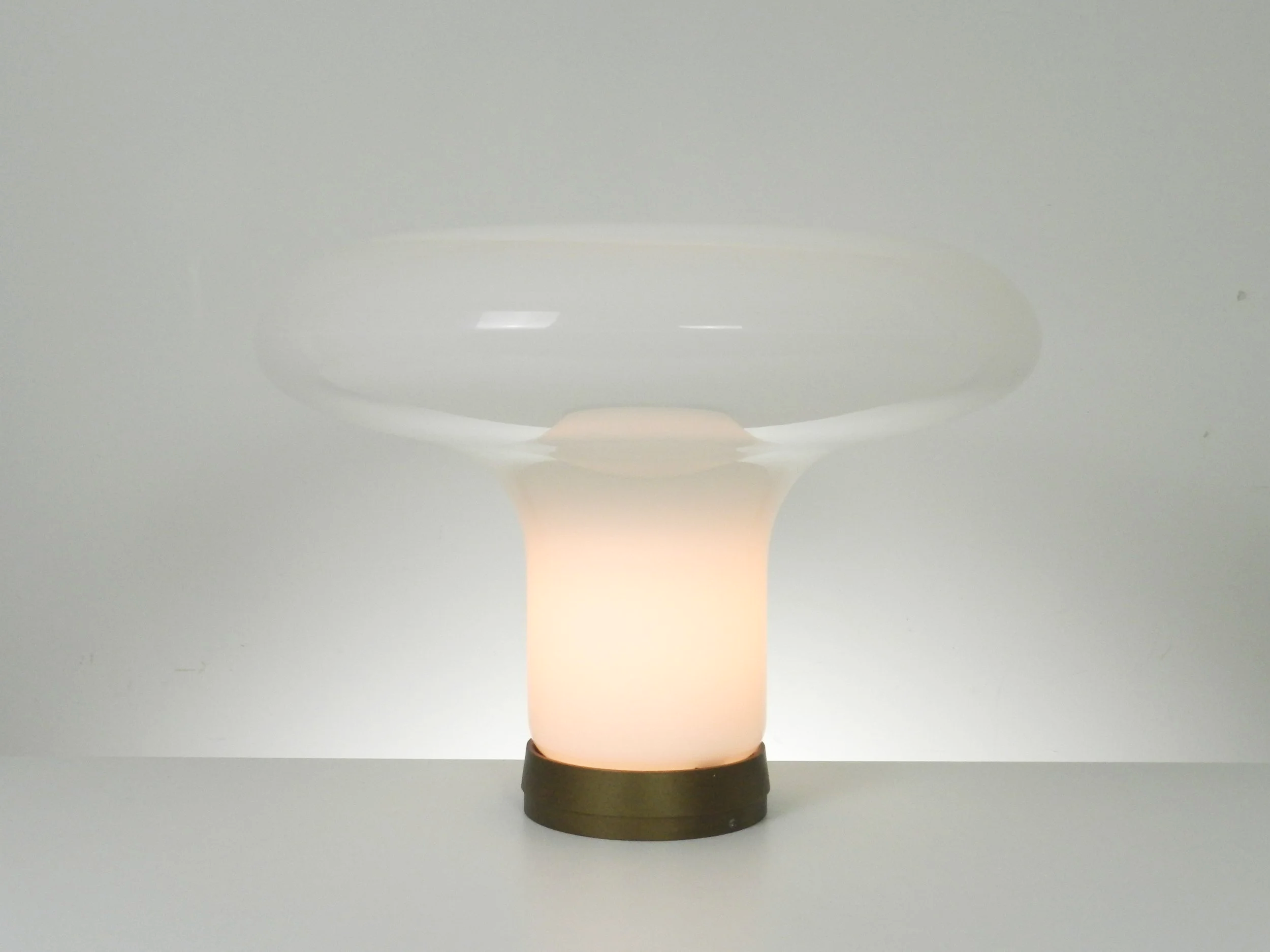 Lesbo lamp designed by Angelo Mangiarotto for Artemide. hand blown opal Murano glass on aluminum base.  Italy, design year 1967