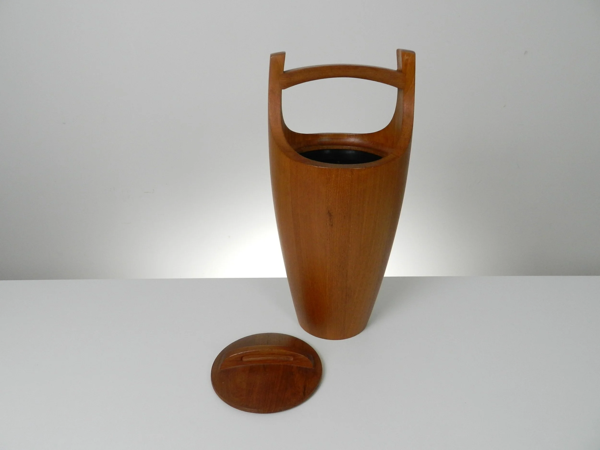 Congo ice bucket in staved teak designed by Jens Quistgaard for Dansk.  Denmark, 1960s. (Copy)