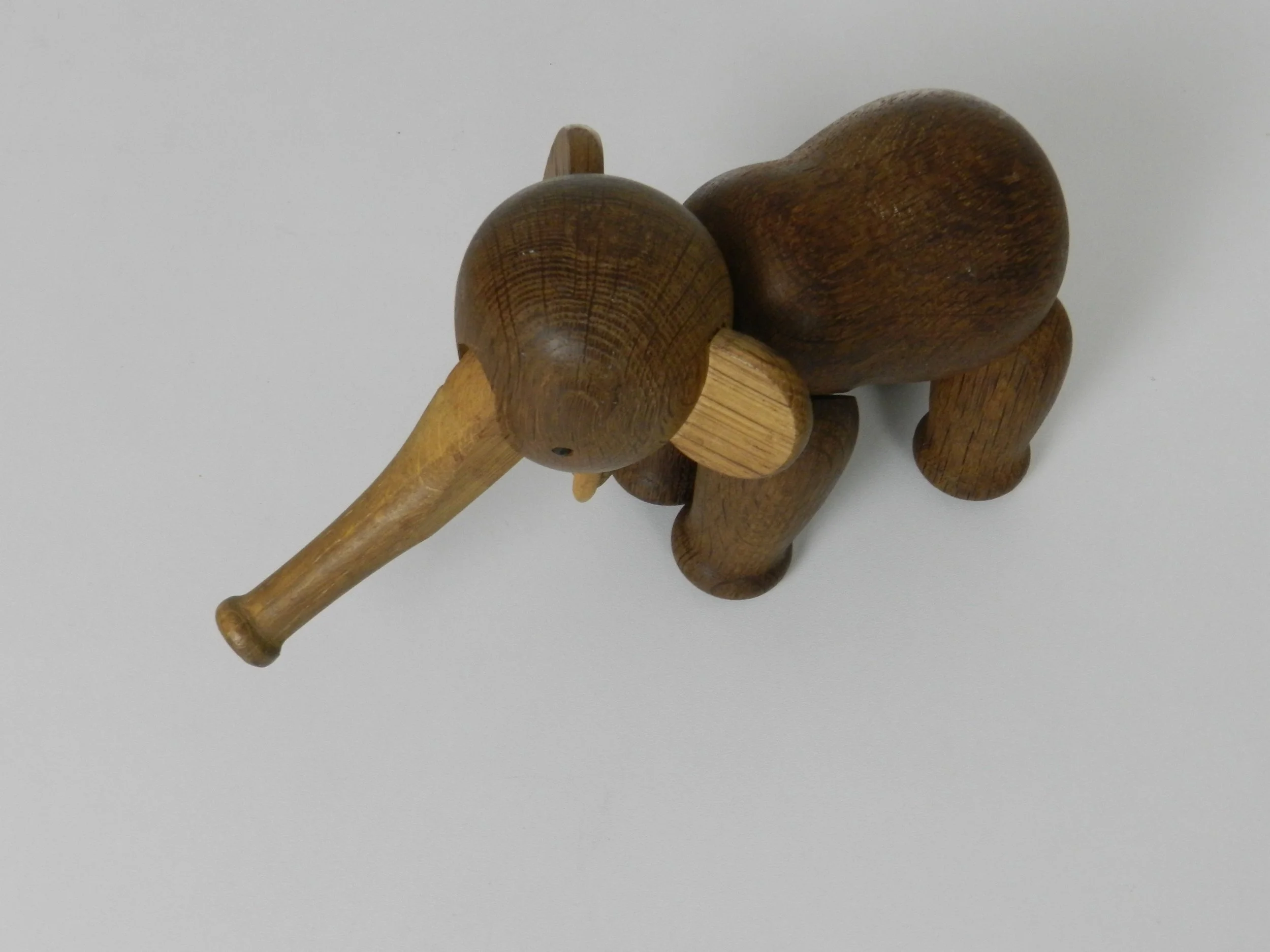 Vintage oak articulating elephant by Kay Bojesen.  Denmark, 1960s.