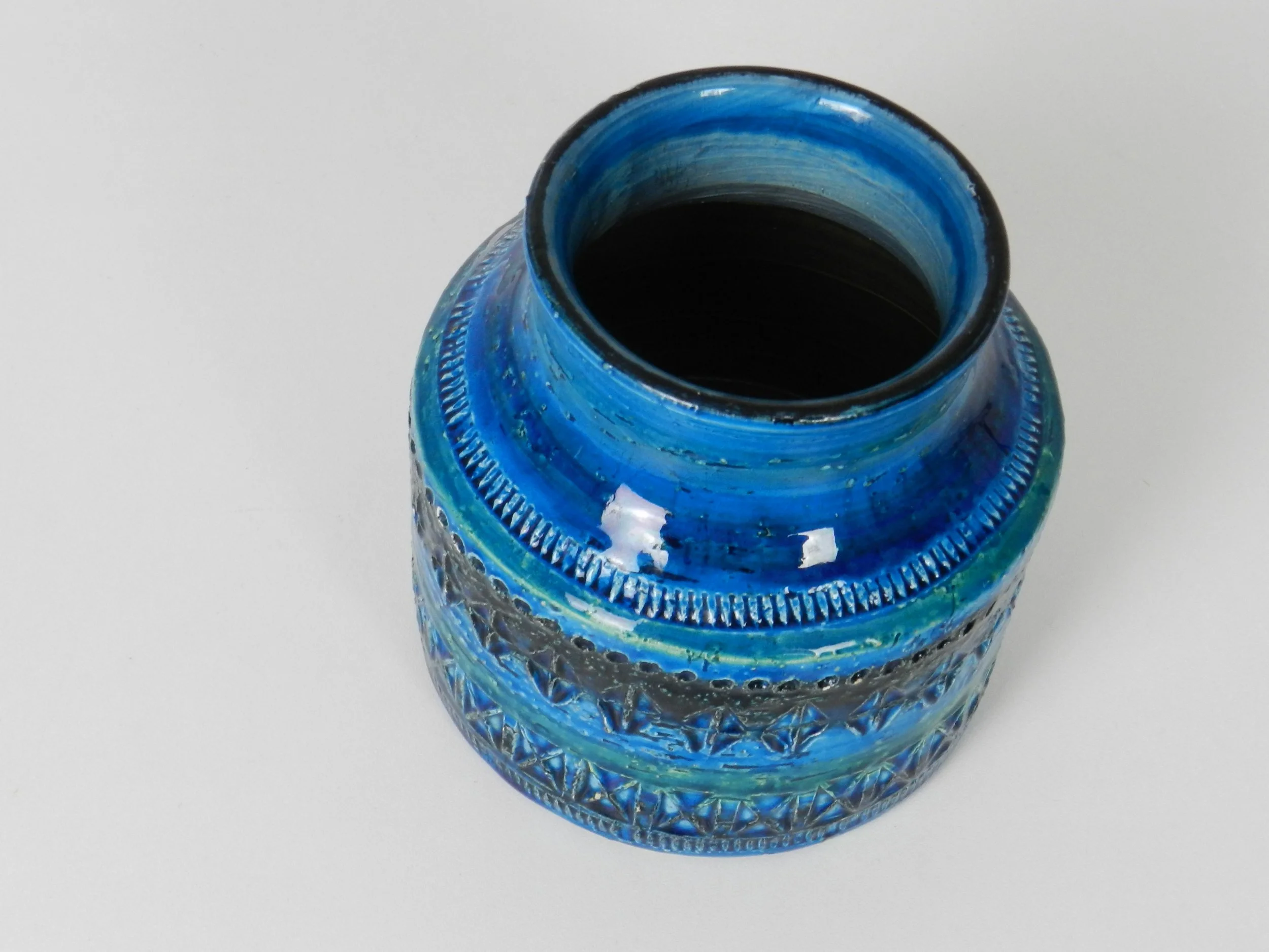 Rimini Blue ceramic vase designed by Aldo Londi for Bitossi.  Italy, 1960s.