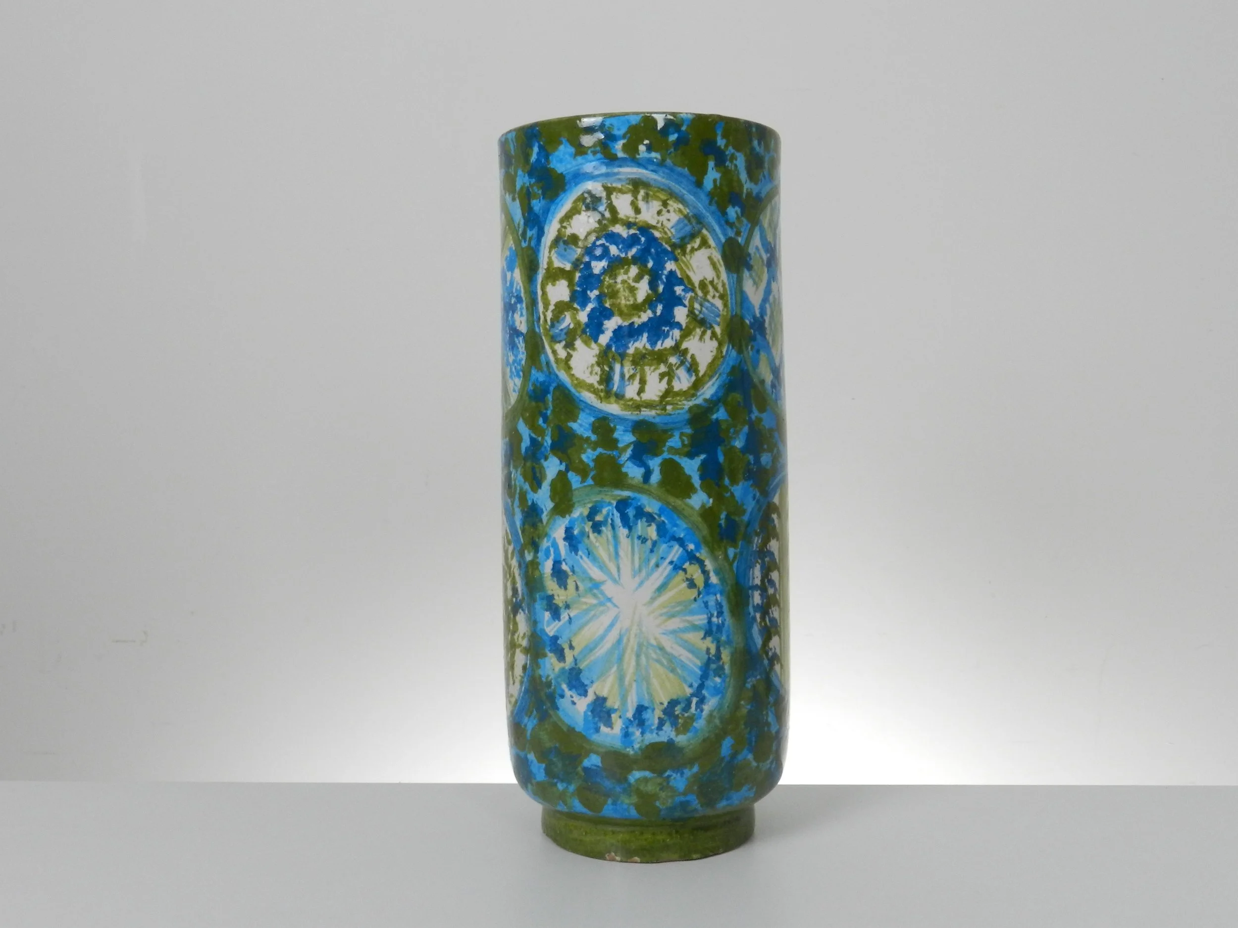 Hand decorated ceramic vase designed by Alvino Bagni for Raymor.  Italy, 1960s.