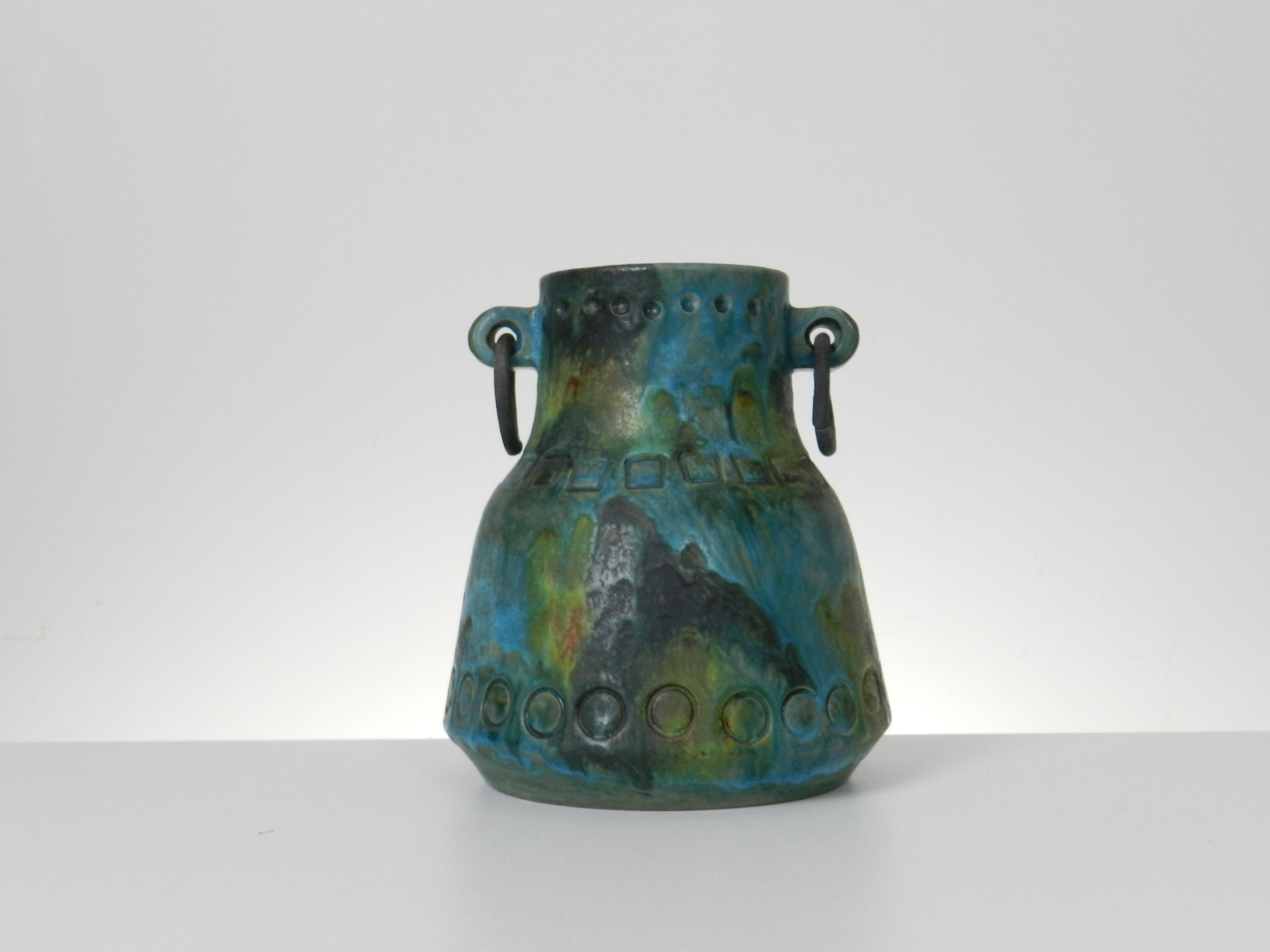 Mid century ceramic ‘Sea Garden’ vase designed by Alvino Bagni for Raymor.  Italy, 1960s.