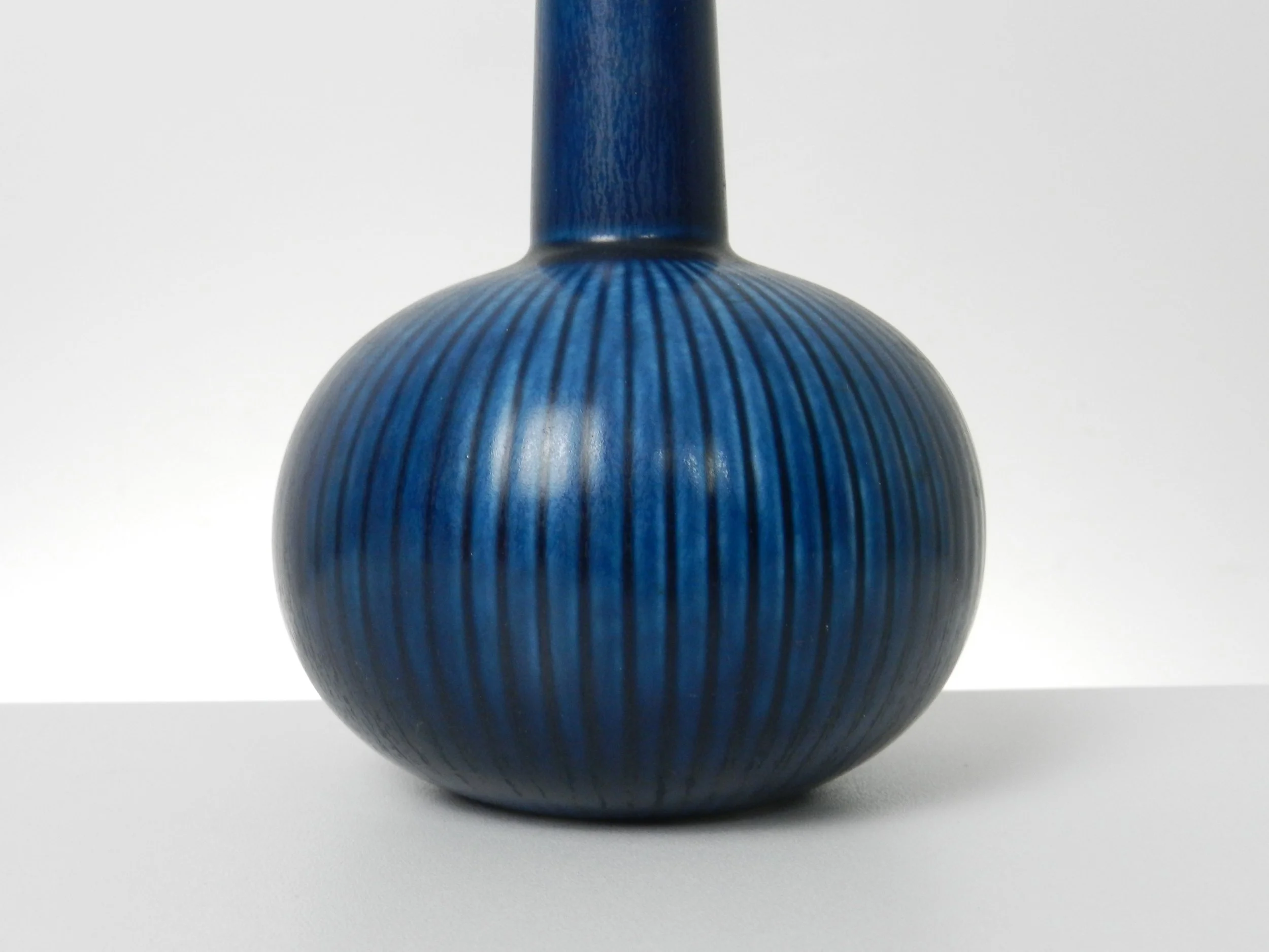 Ceramic “Ritzi” vase designed by Gunnar Nylund for Rorstrand.  Sweden, 1960s.