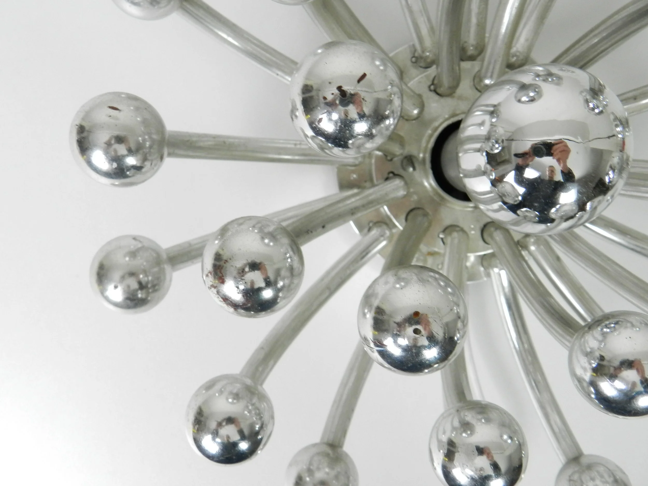 Vintage Pistillino (Pistillo) wall lamp designed by Studio Tetrarch for Valenti Luce.  Italy, 1960s.