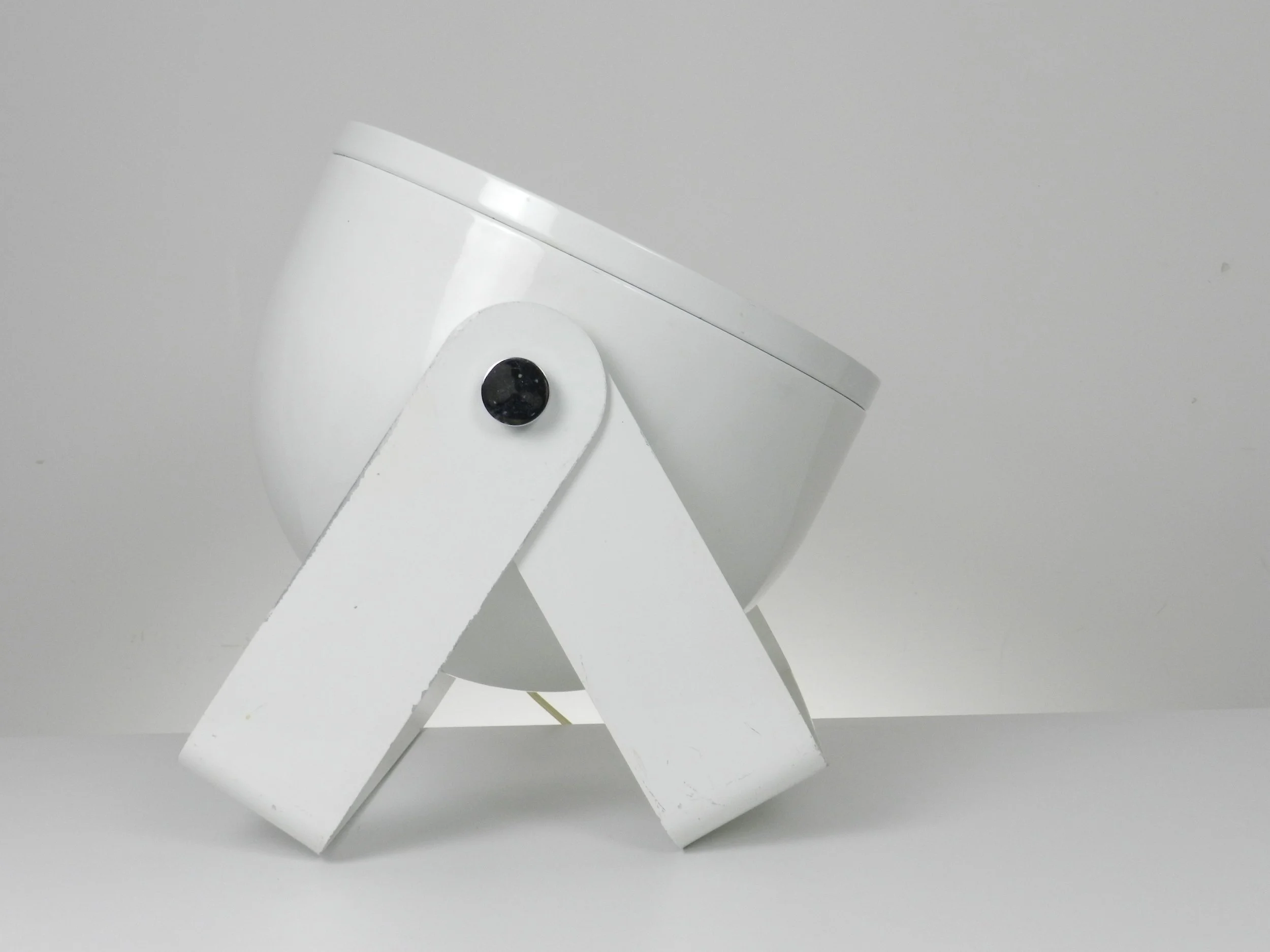 Rare large scale space age lamp by Targetti Sankey. Enameled metal and glass.  Italy, 1970s.