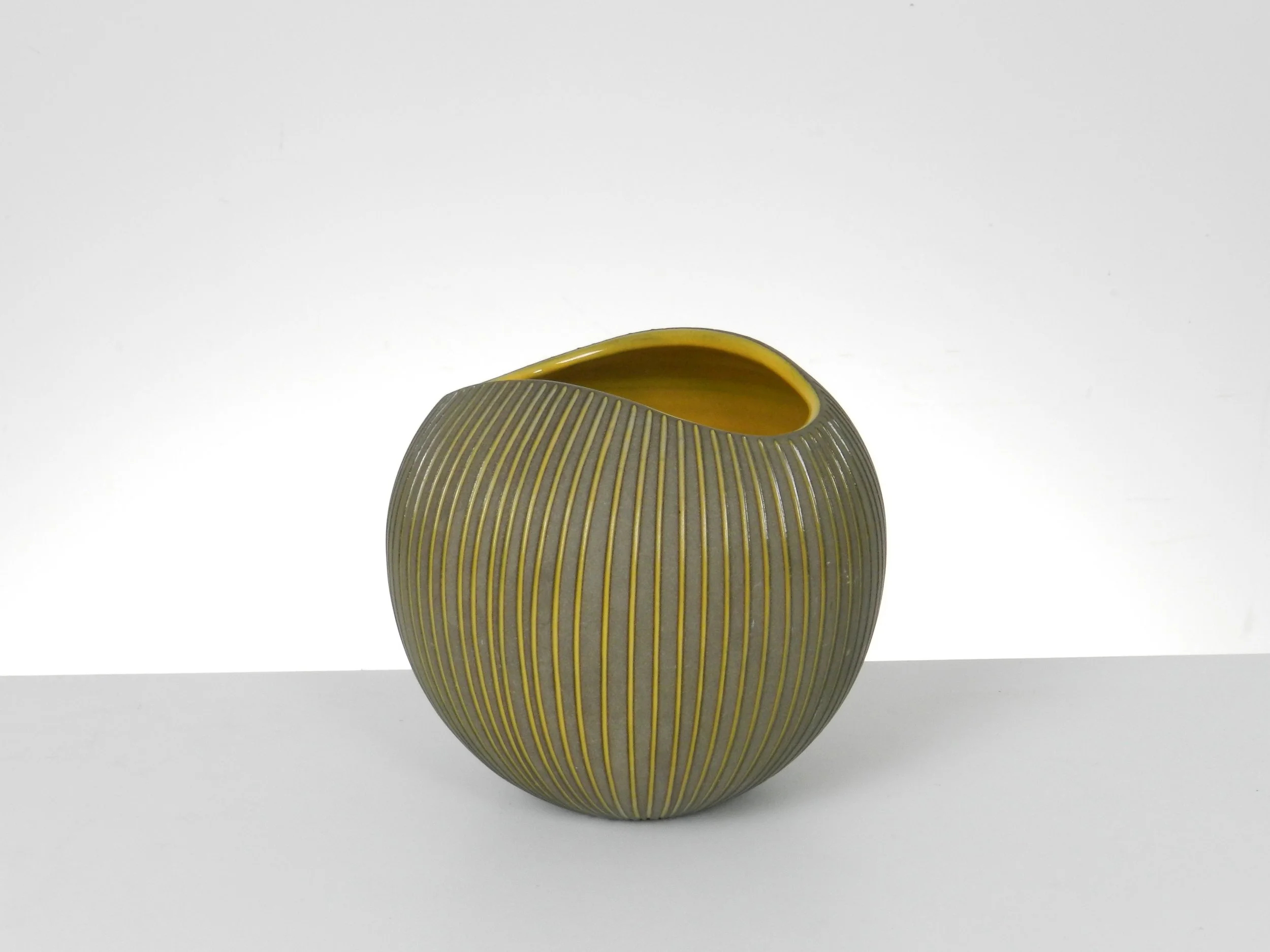 Kokos ceramic vase designed by Hjordis Oldfors for Upsala Ekeby.  Sweden, 1954.