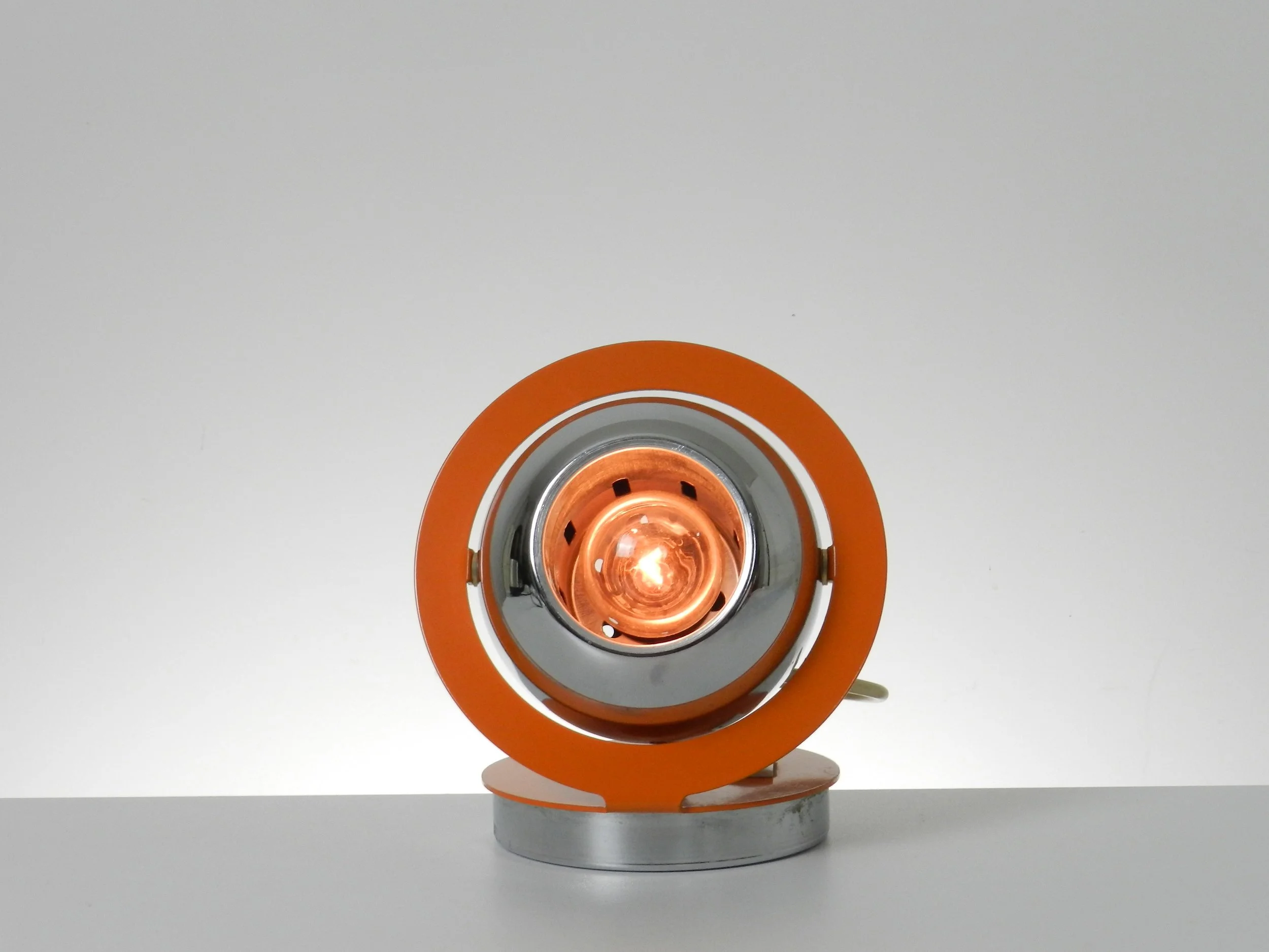 Space age eyeball lamp in enemeled metal and chrome.  Italy, 1970s.