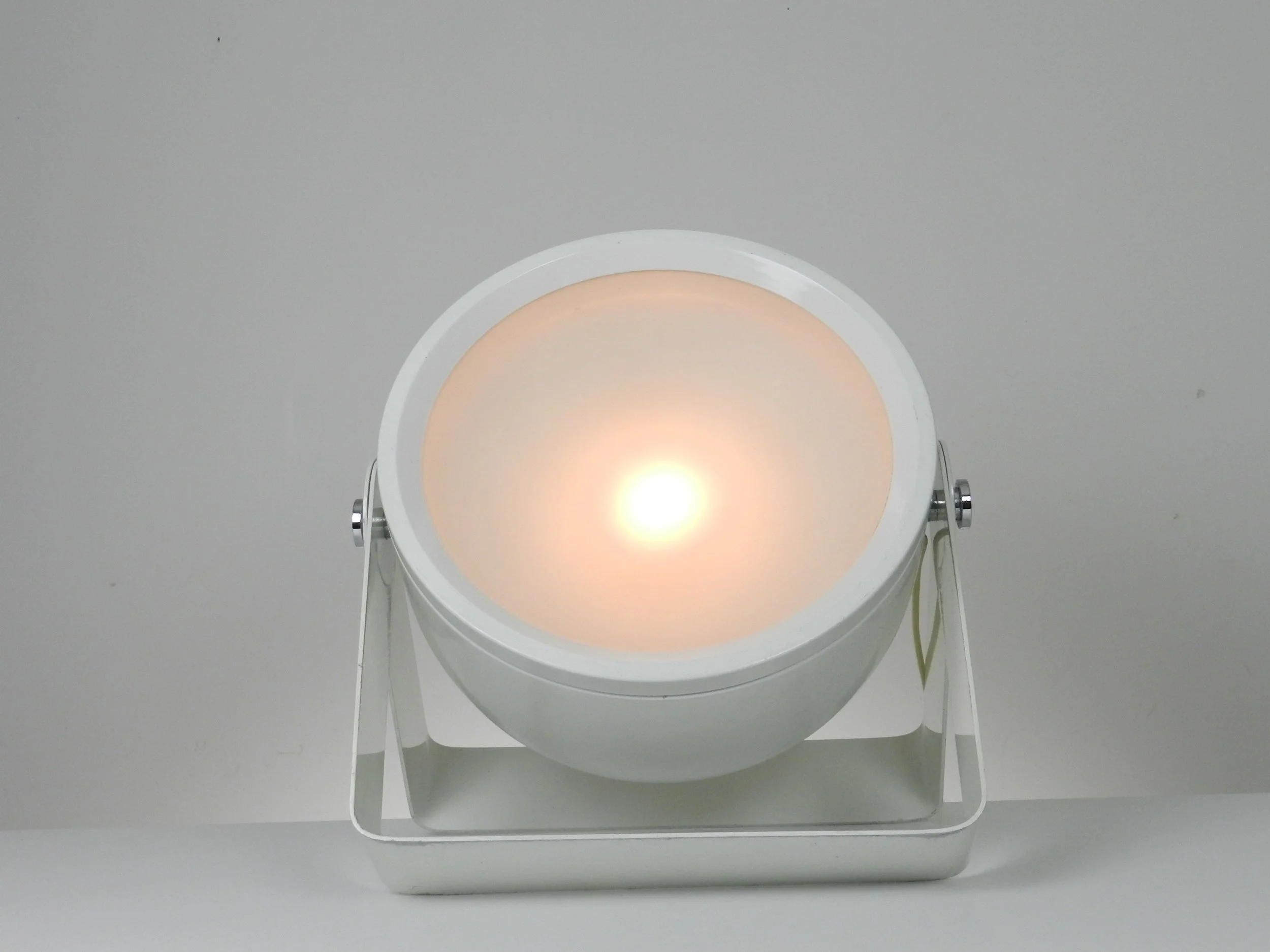Rare large scale space age lamp by Targetti Sankey. Enameled metal and glass.  Italy, 1970s.