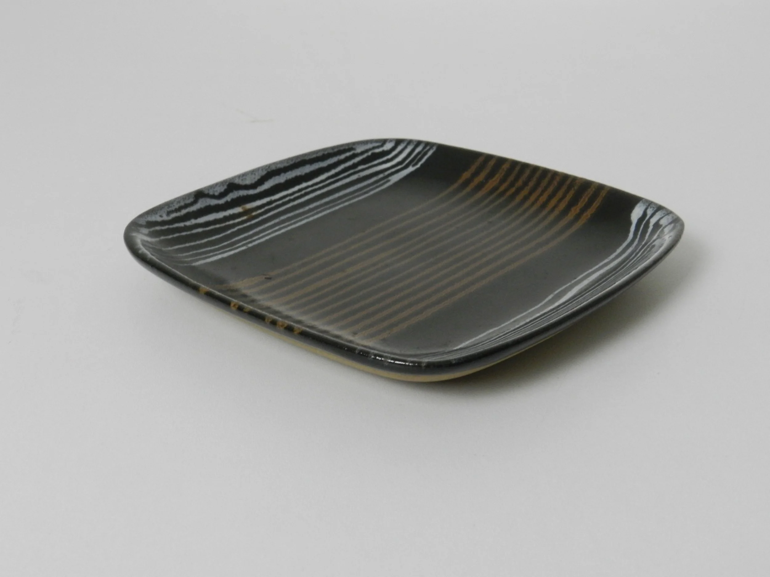 Mid century ceramic dish by Glidden.  USA 1950s.