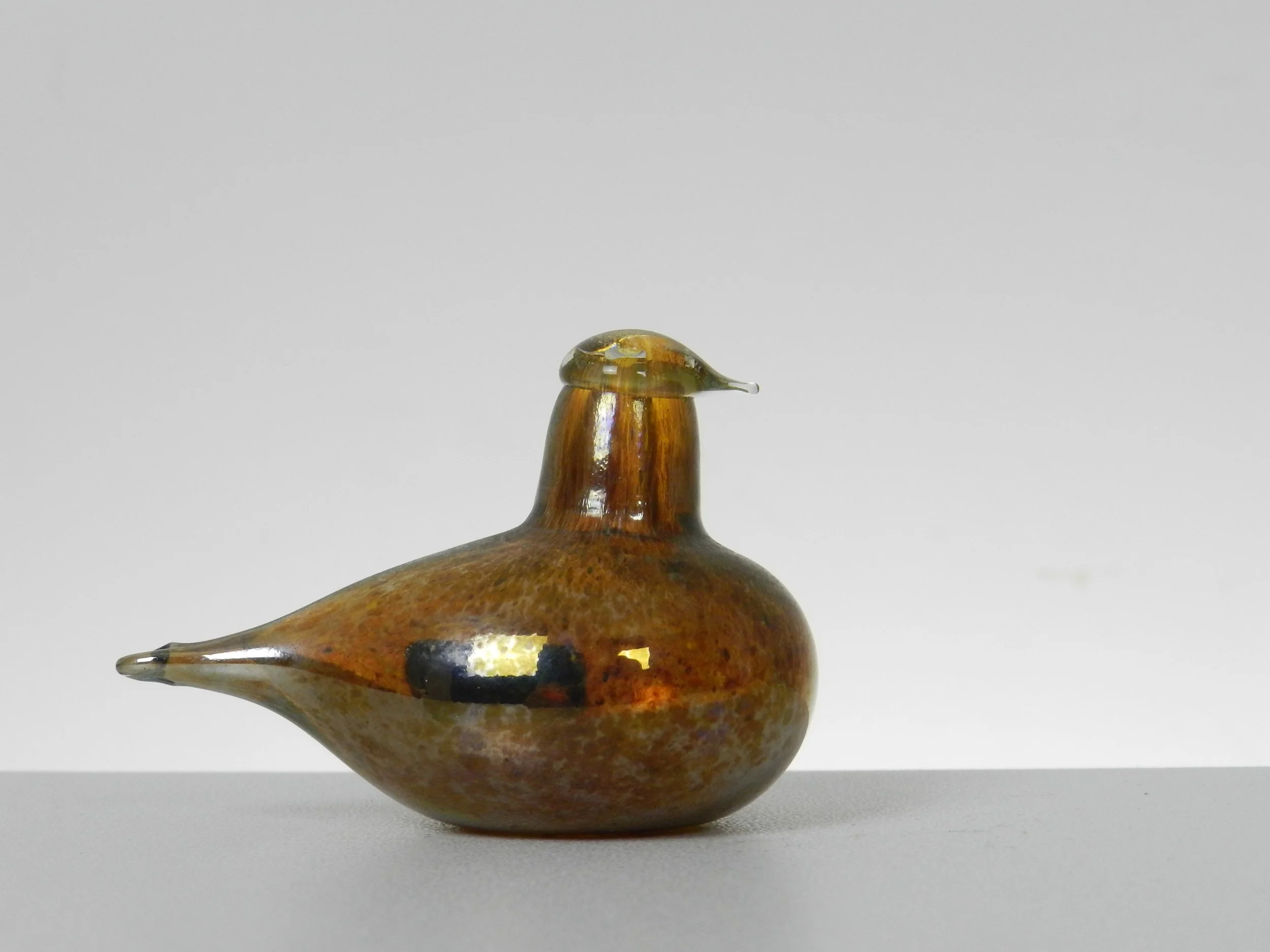 Miniature glass bird designed by Oiva Toikki for Nuutajarvi.  Finland, 1970s.