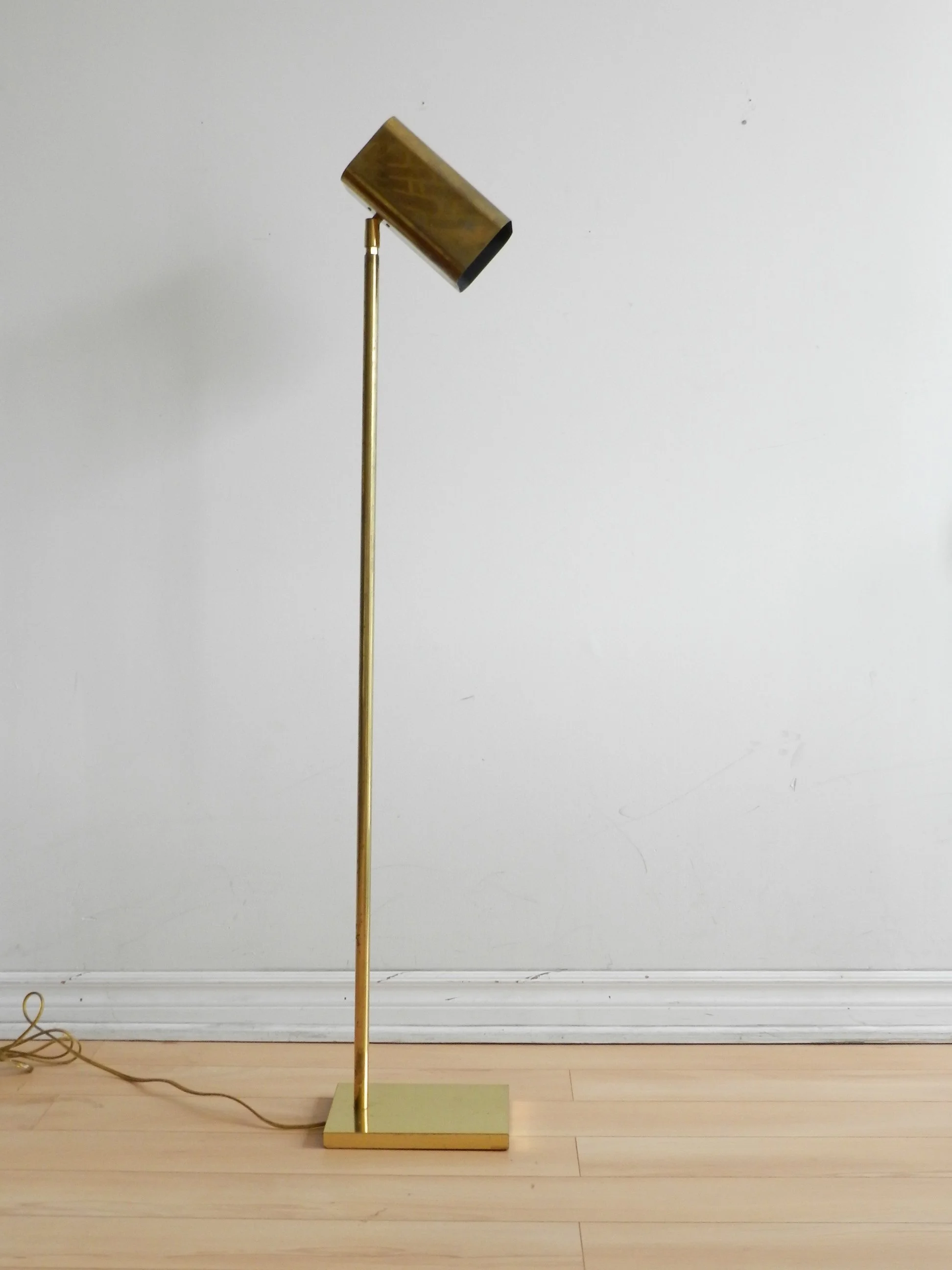 Modernist brass floor lamp in the style of Koch and Lowy.  USA, 1980s.