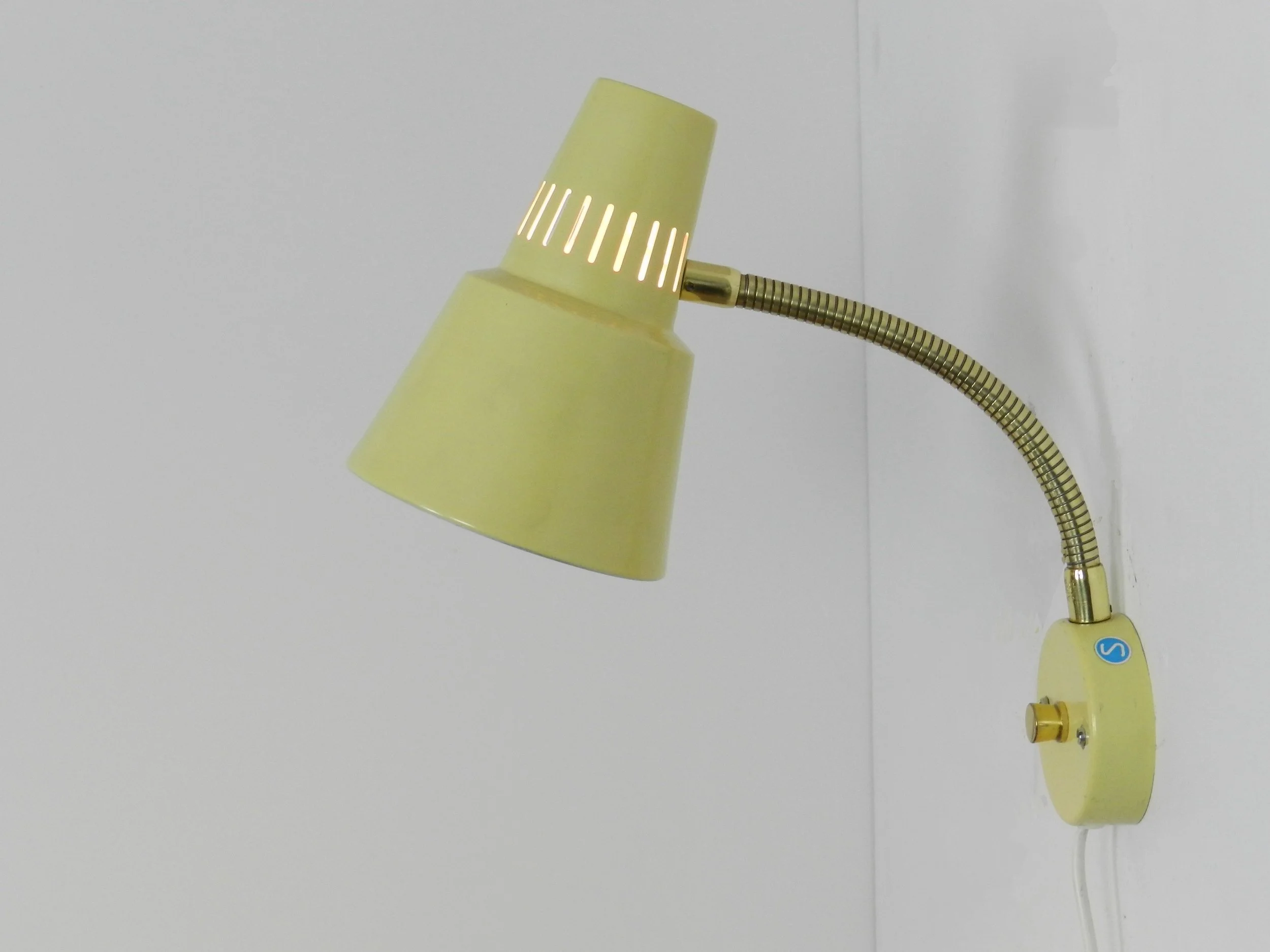 Vintage goose neck wall lamp in painted metal and brass.  Sweden, 1970s.